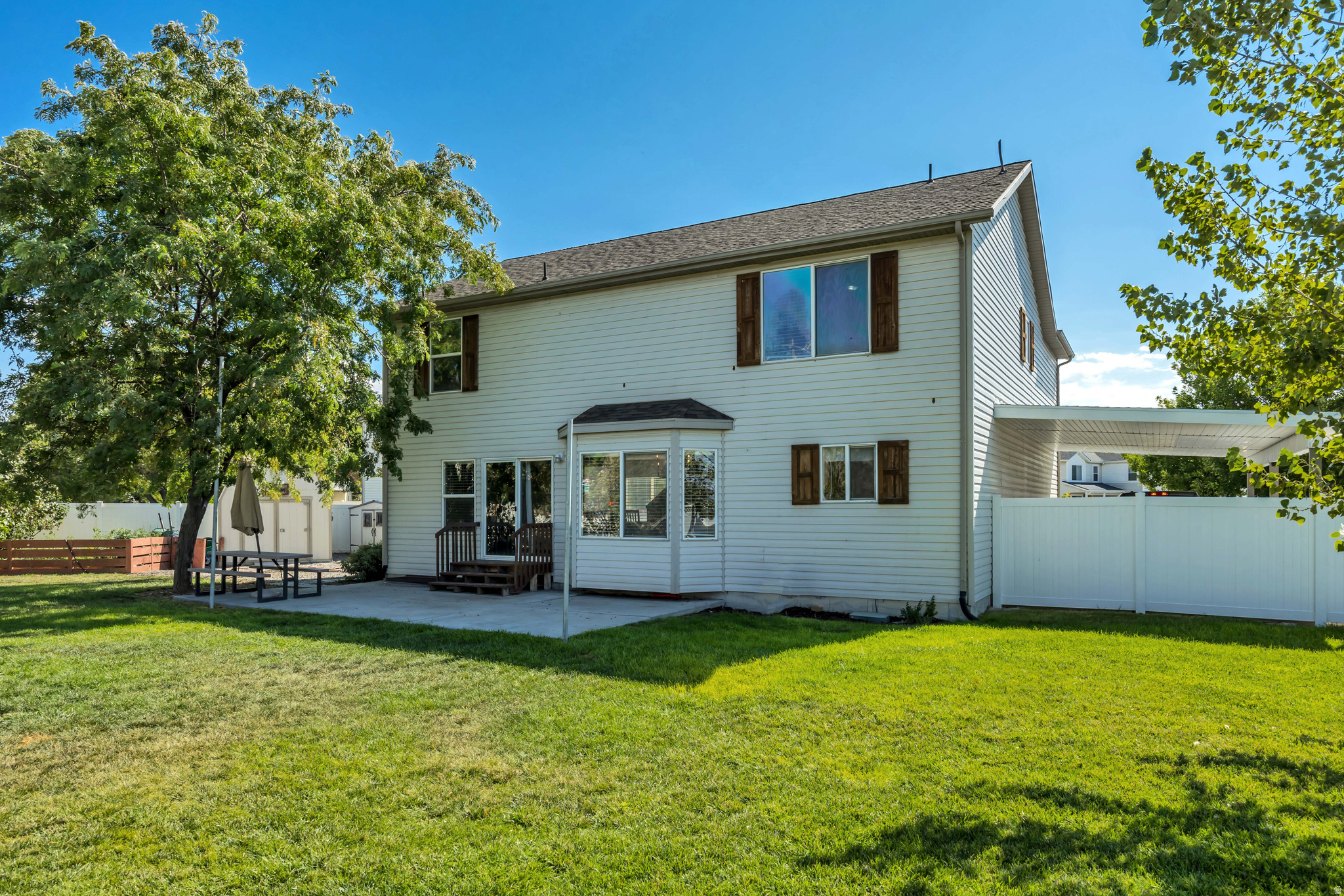 GATEWAY NEIGHBORHOOD - Residential Lease