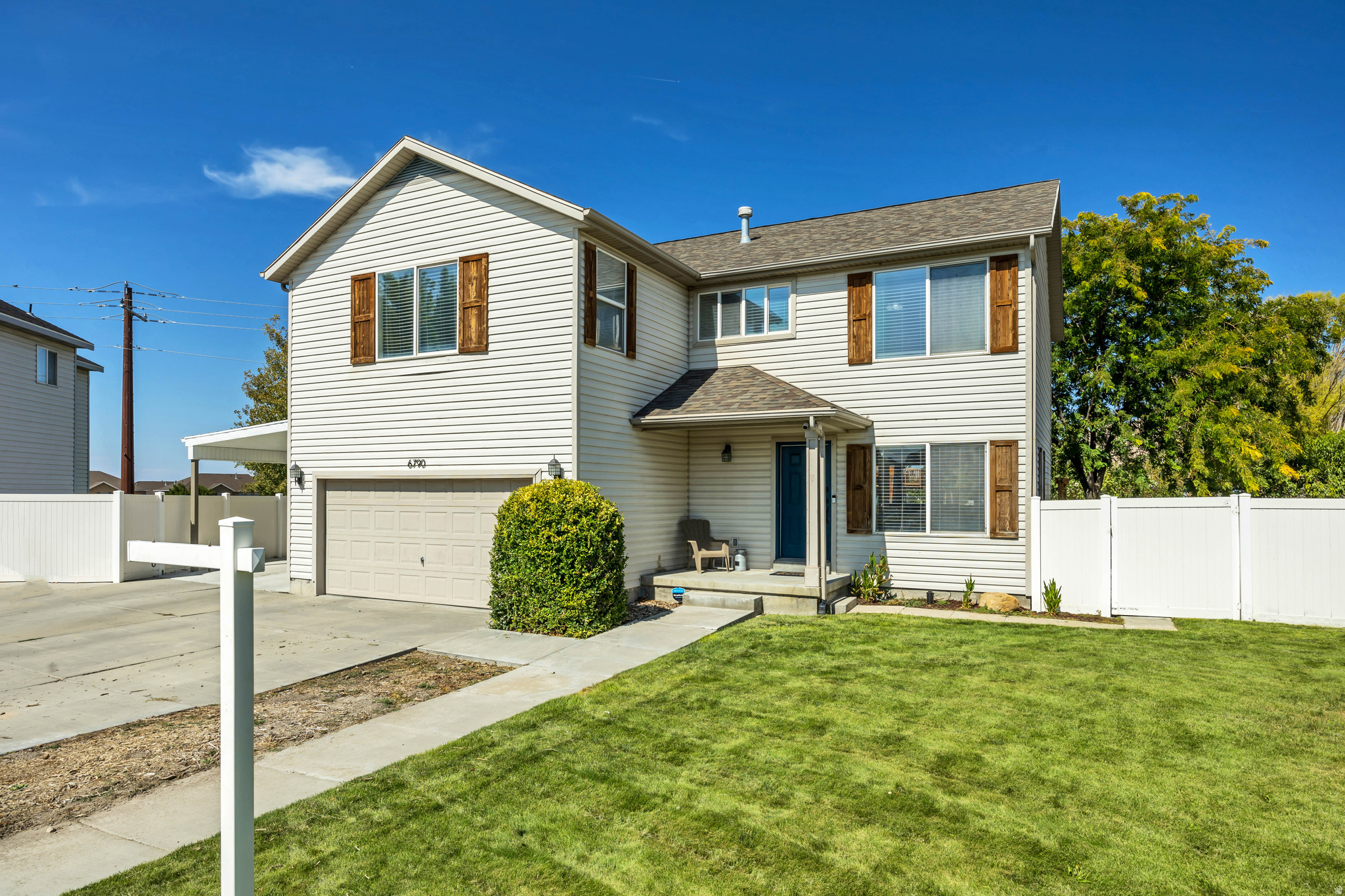 GATEWAY NEIGHBORHOOD - Residential Lease