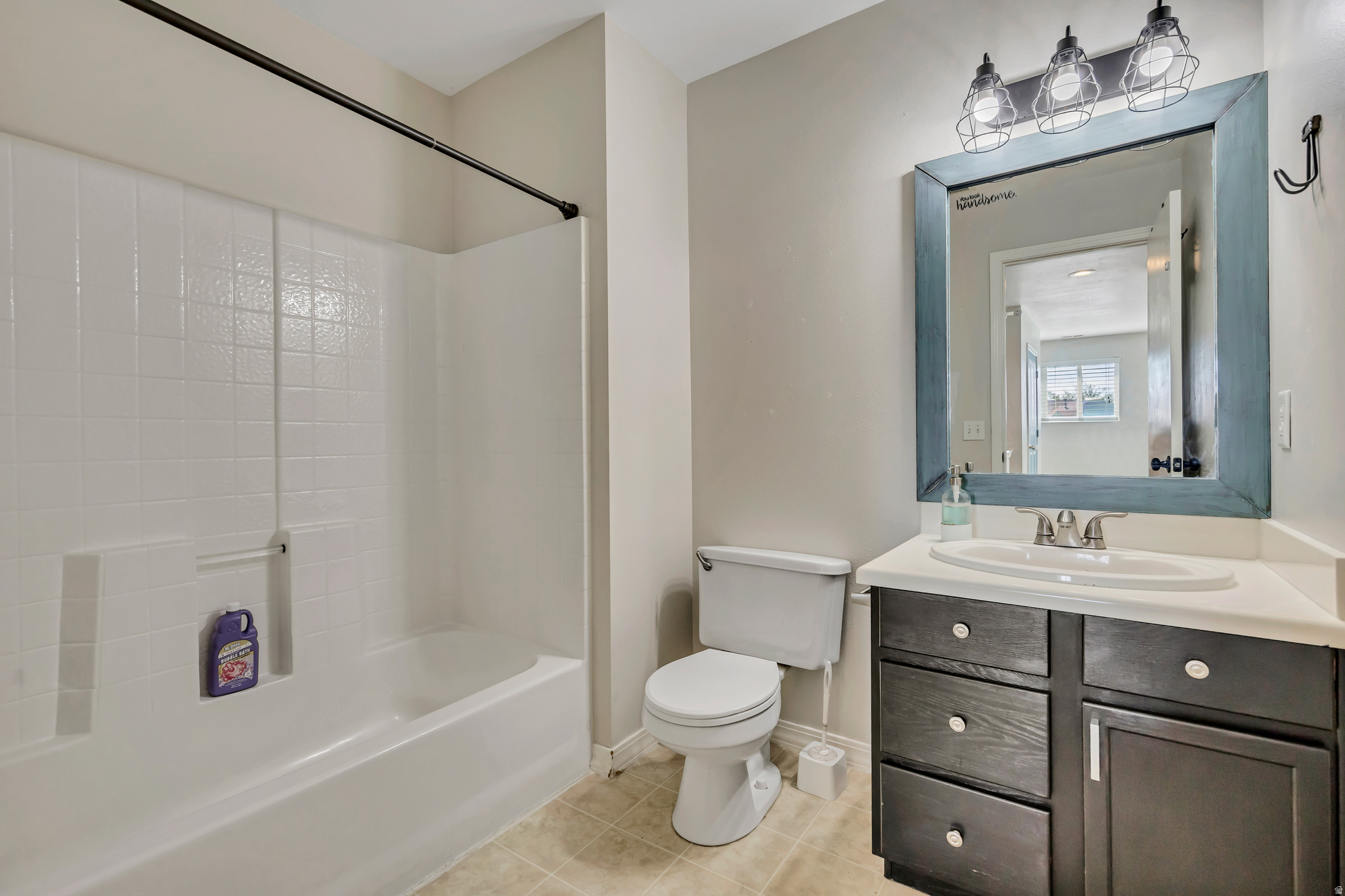 GATEWAY NEIGHBORHOOD - Residential Lease