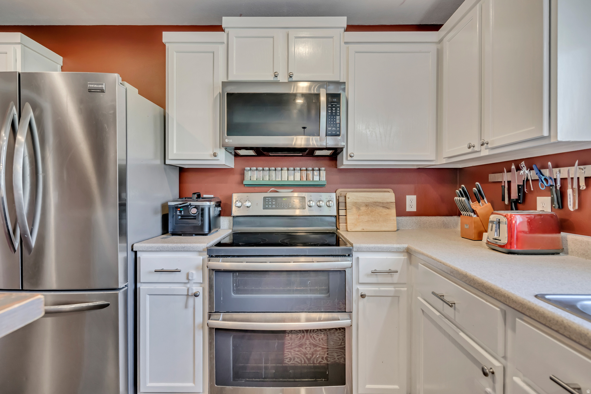 GATEWAY NEIGHBORHOOD - Residential Lease