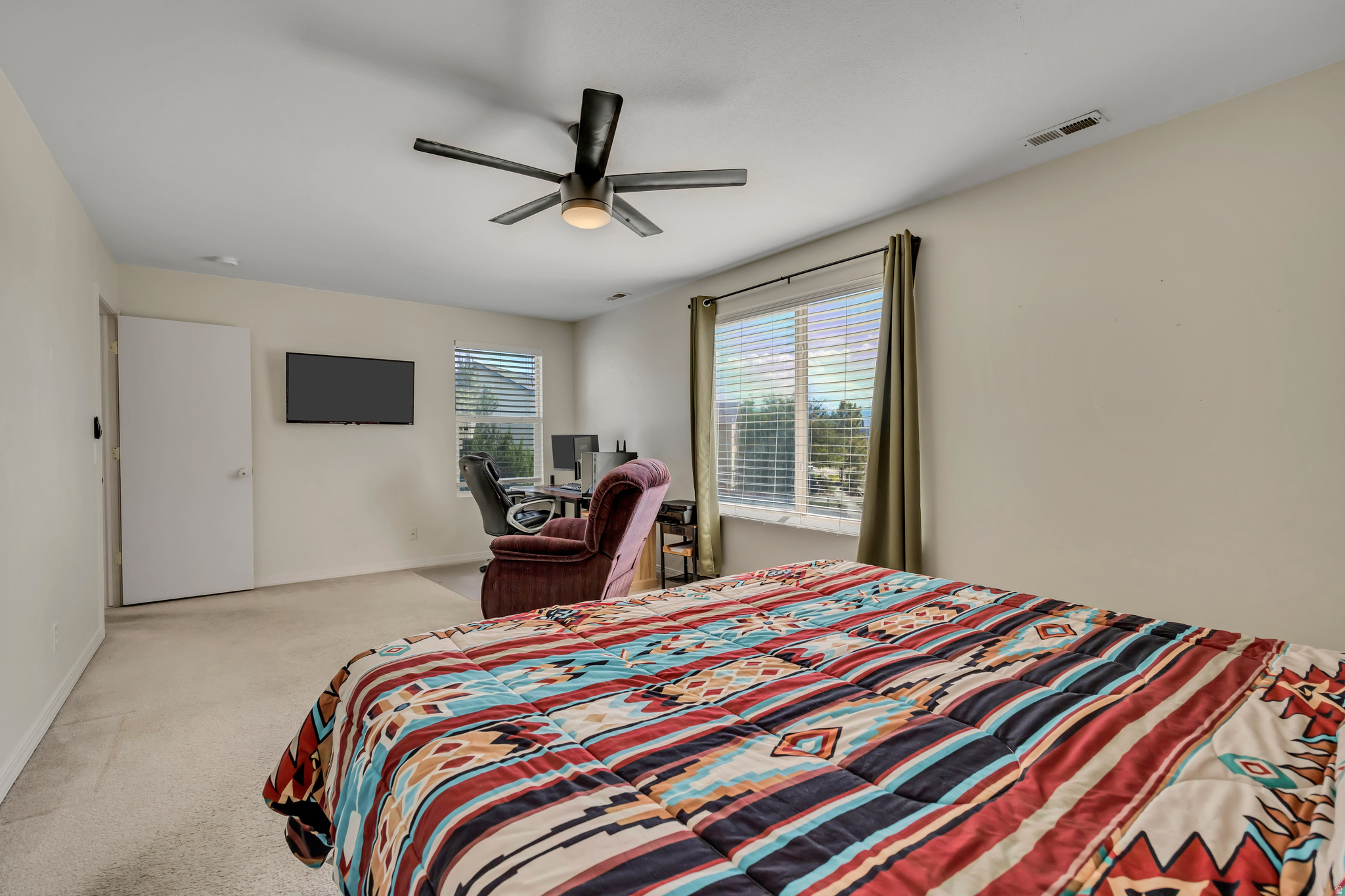 GATEWAY NEIGHBORHOOD - Residential Lease