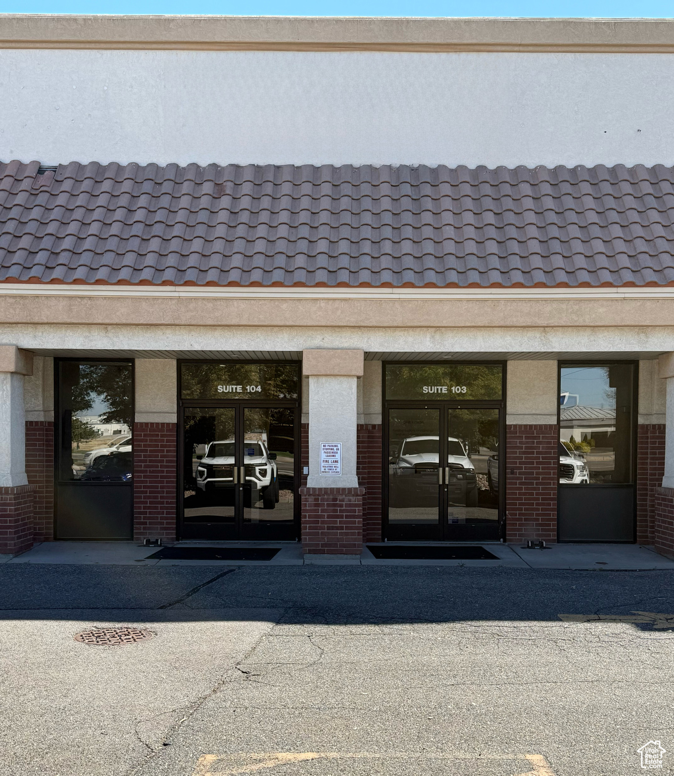 LANDINGS POINT CON - Commercial Sale