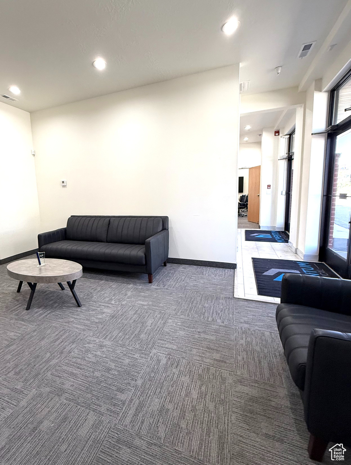 LANDINGS POINT CON - Commercial Sale