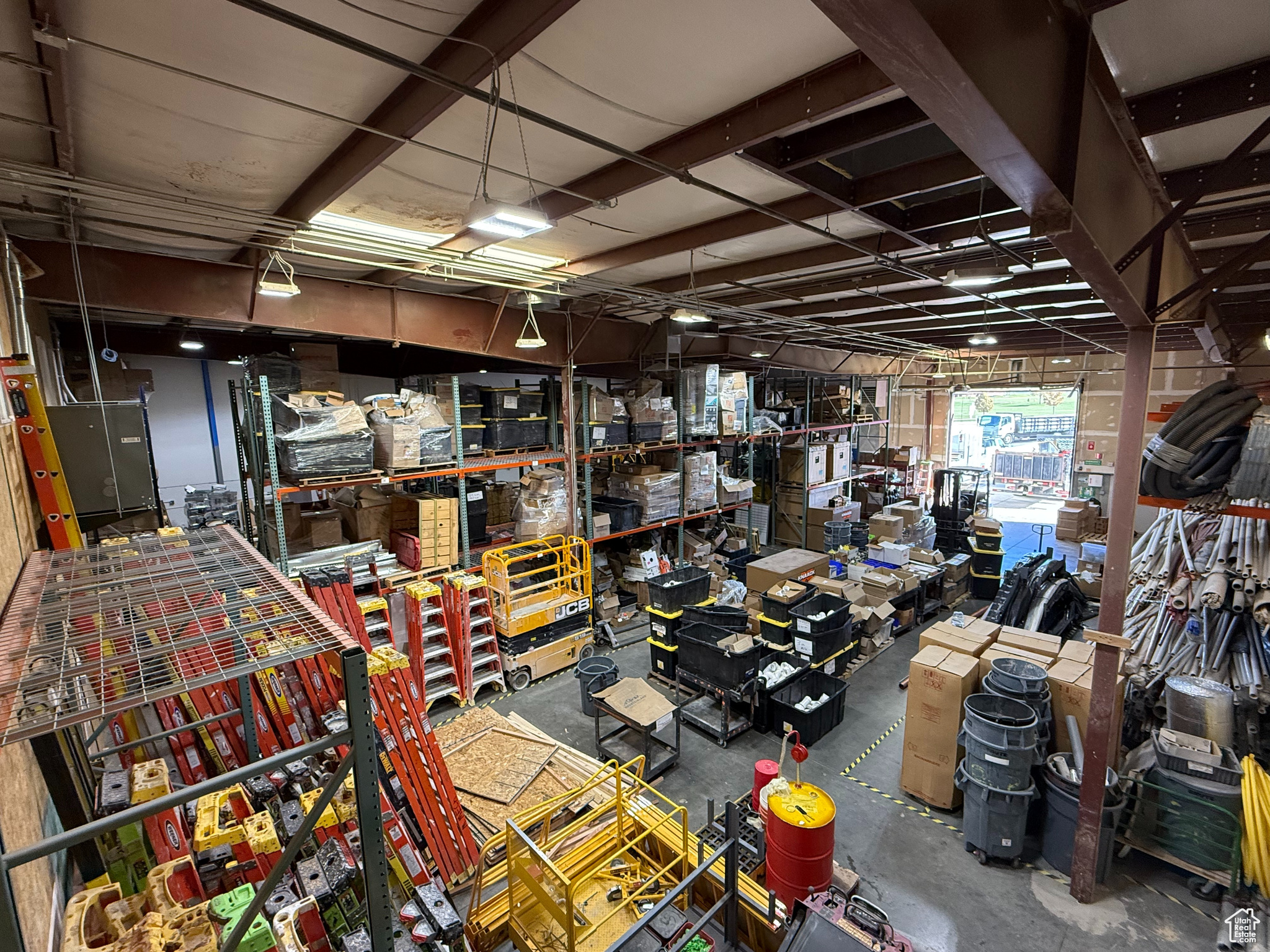 LANDINGS POINT CON - Commercial Sale