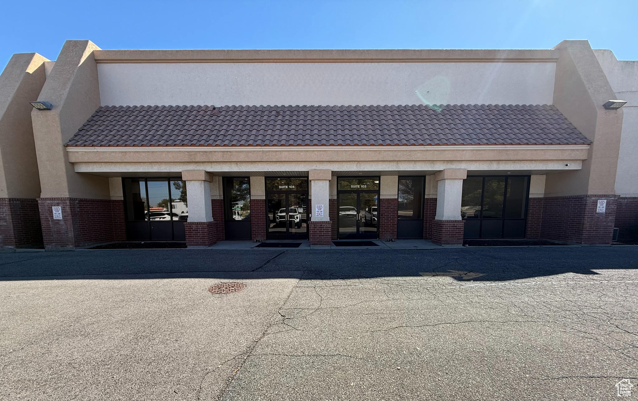 LANDINGS POINT CON - Commercial Sale