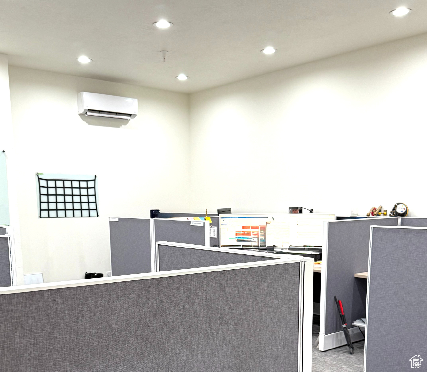 LANDINGS POINT CON - Commercial Sale