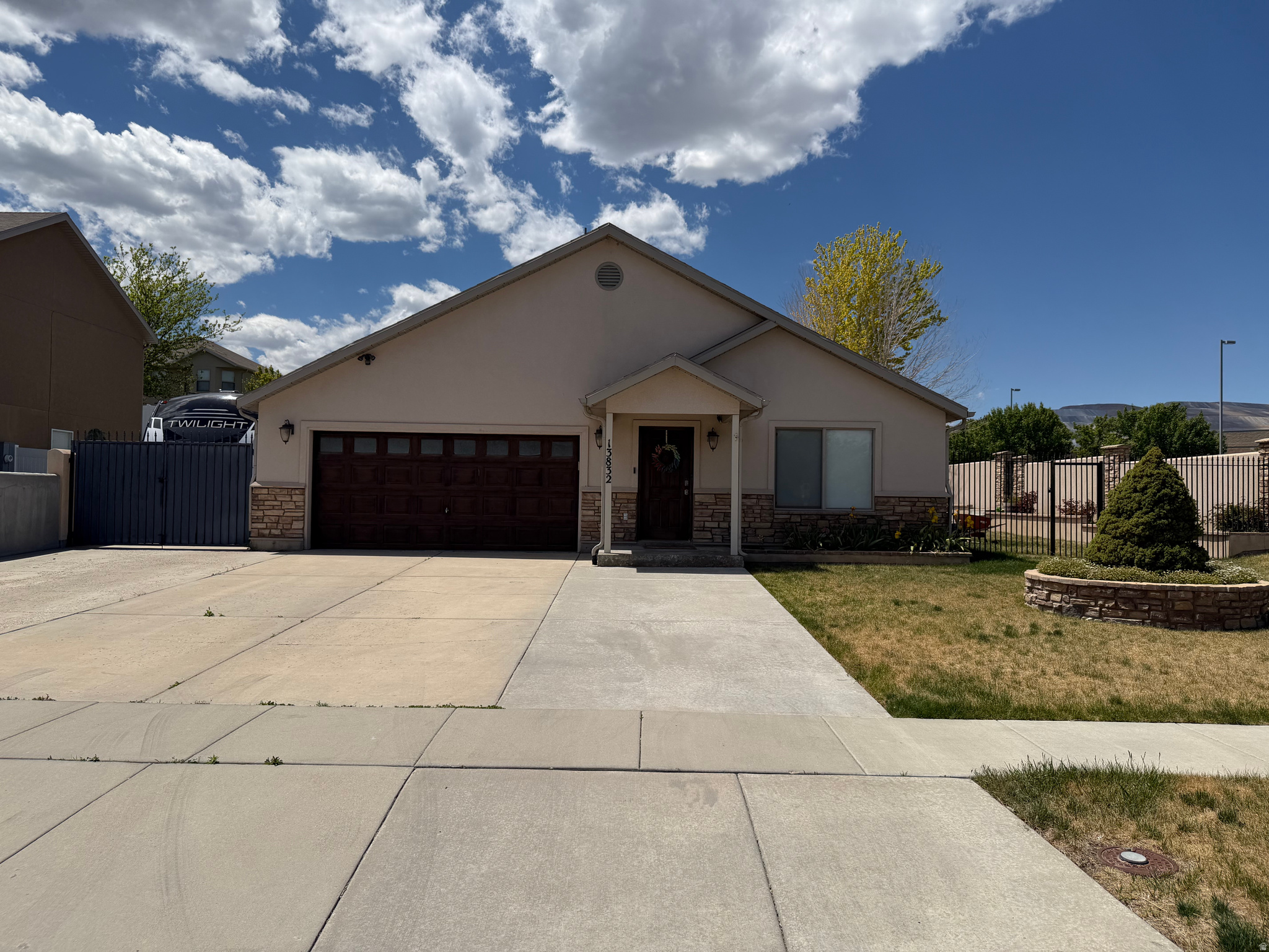 HAMILTON FARMS PHASE - Residential