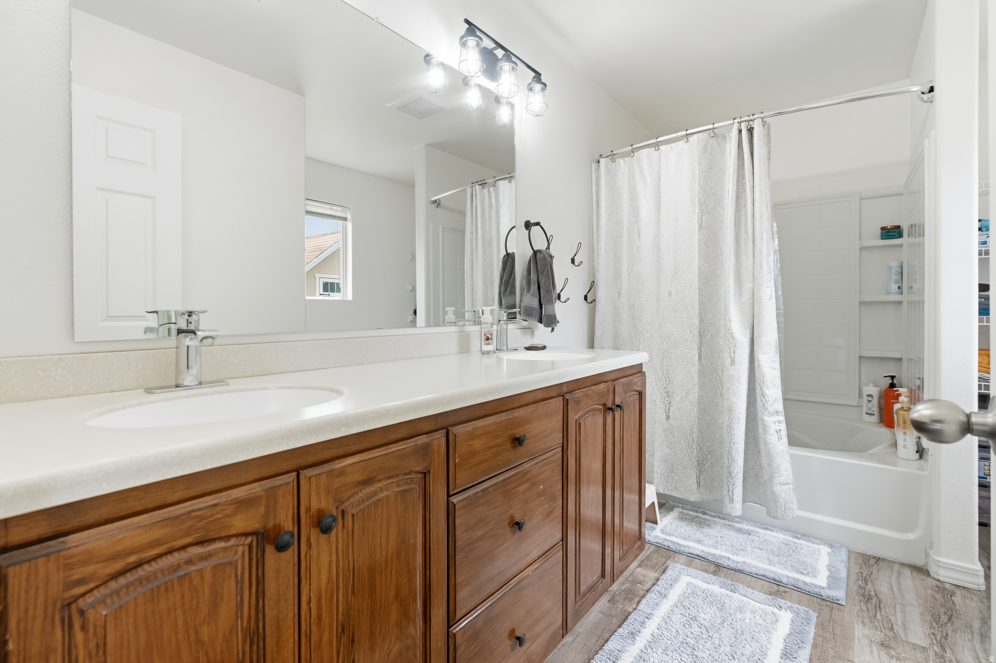 HAMILTON FARMS PHASE - Residential
