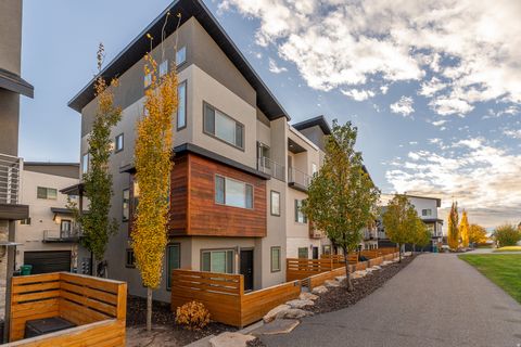 Tiny photo for 506 W 2200 N, Layton, UT 84041 (MLS # 2121974)