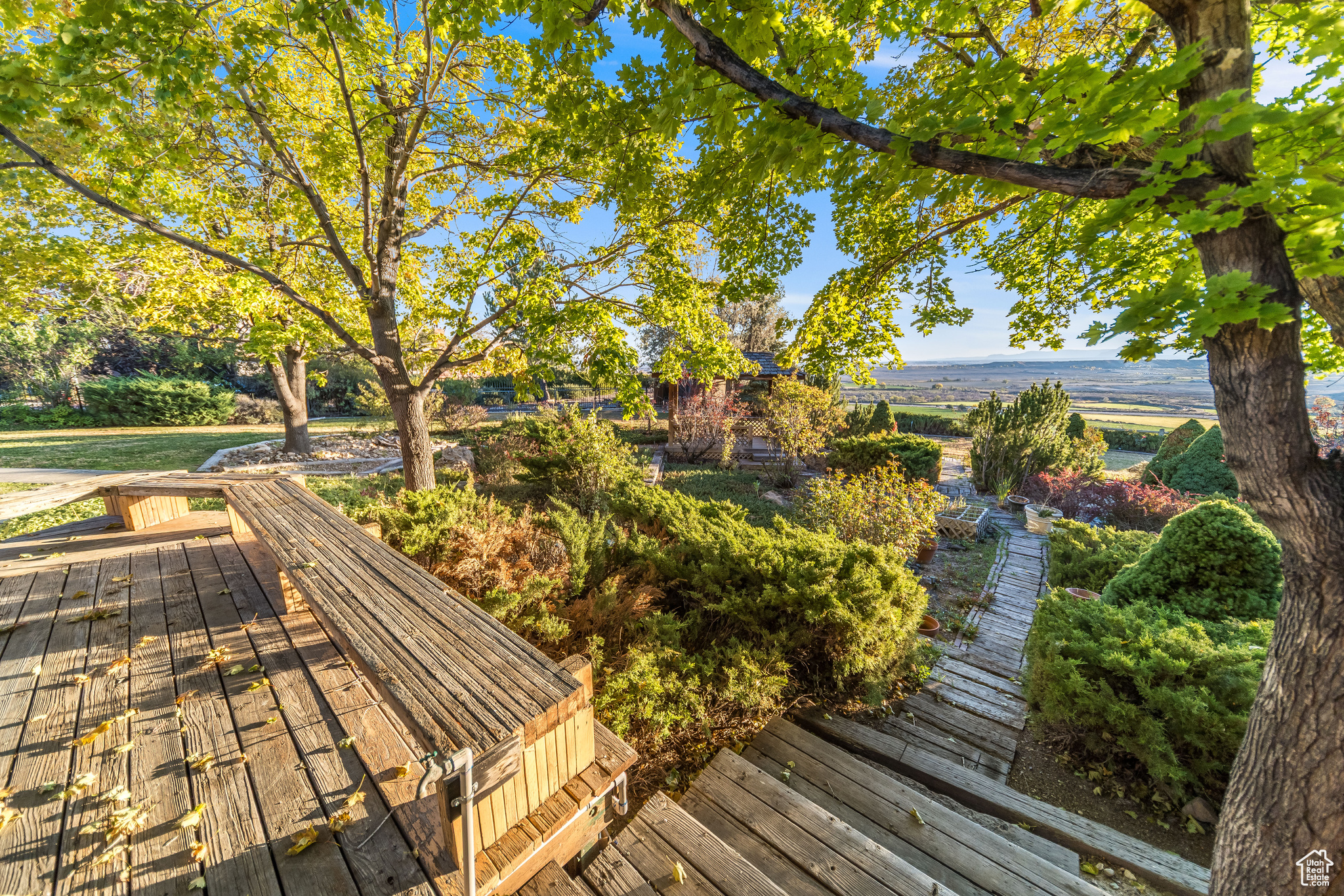 HILLCREST - Residential