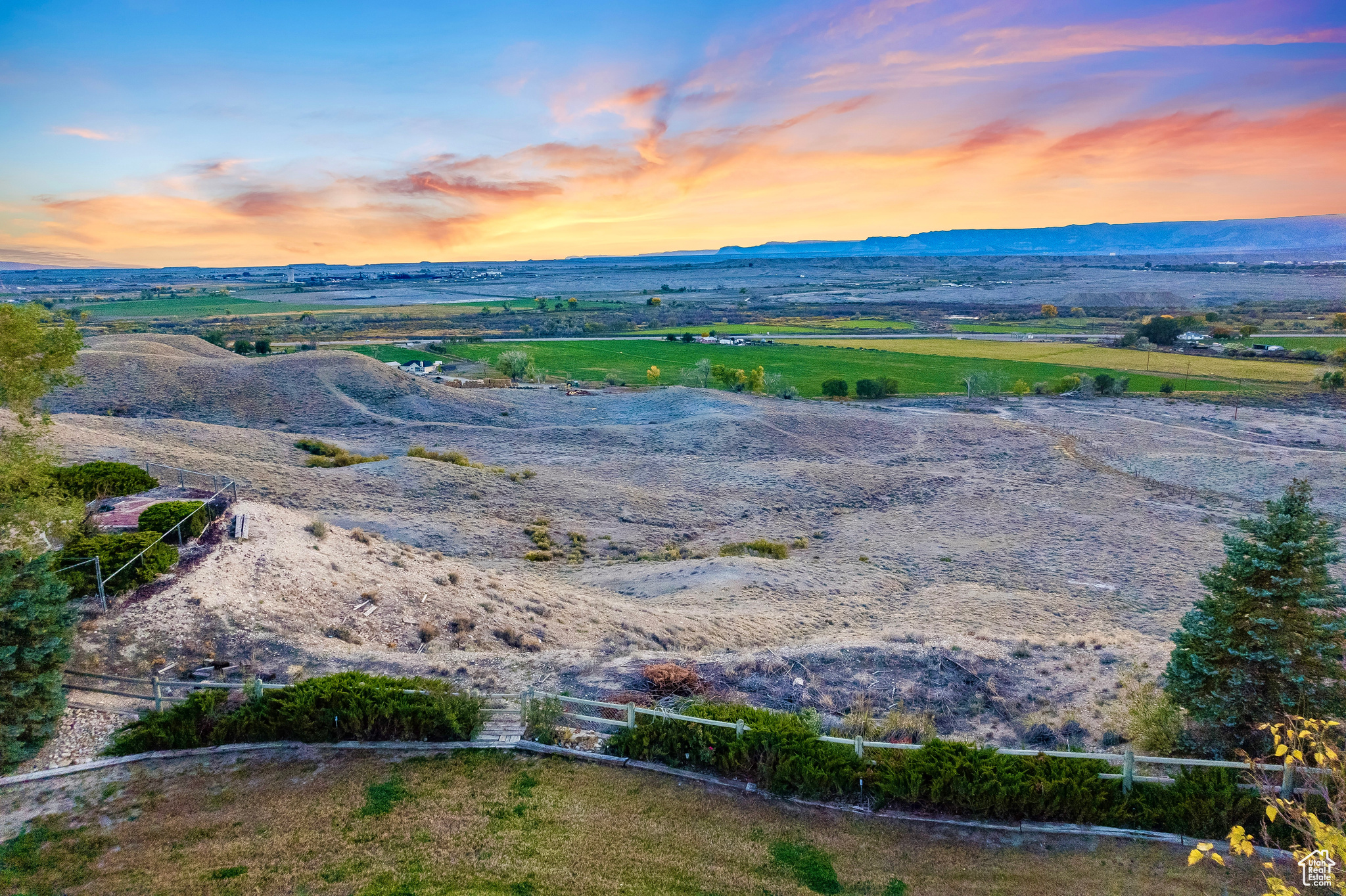 HILLCREST - Residential