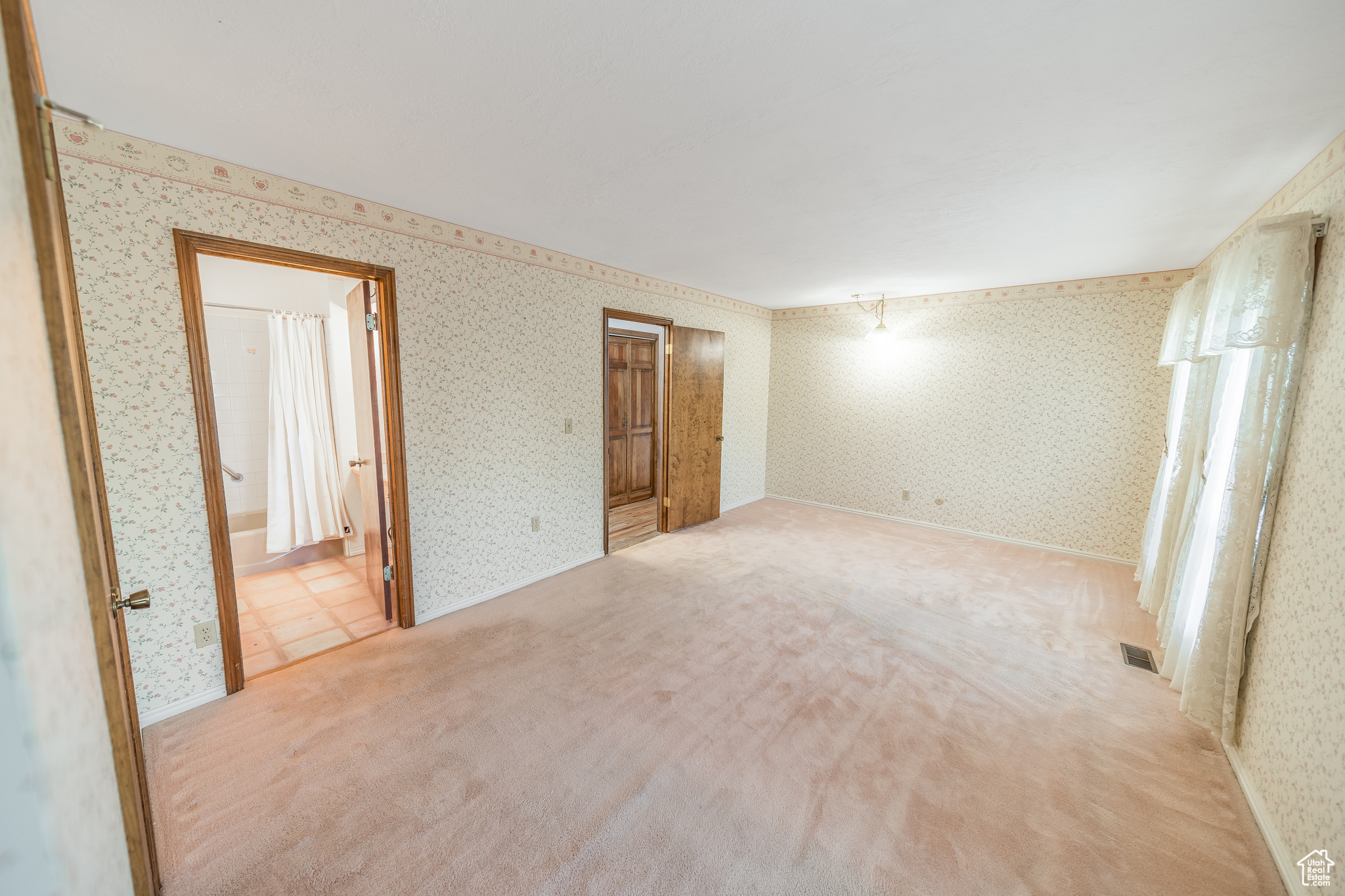 HILLCREST - Residential