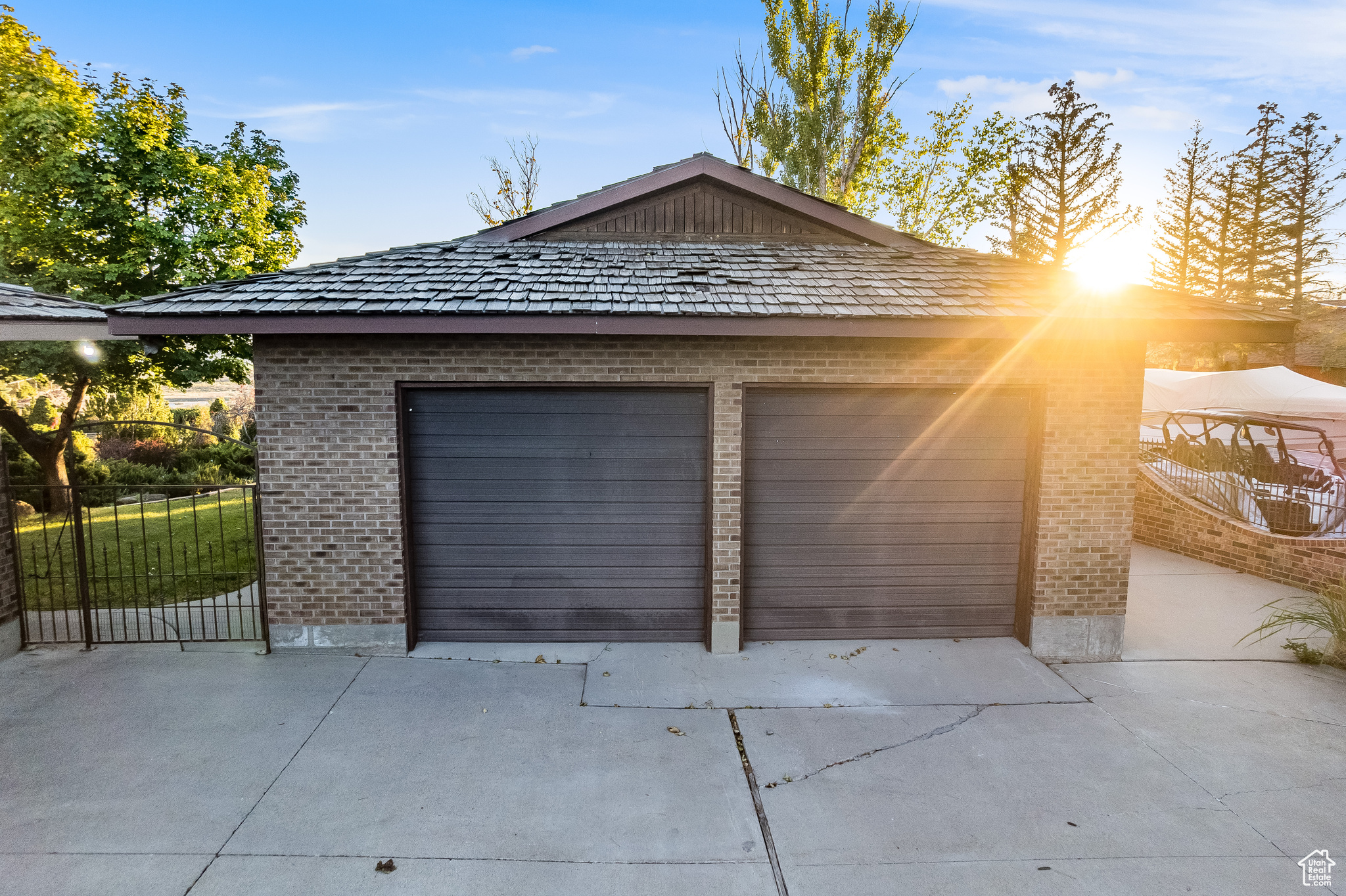 HILLCREST - Residential