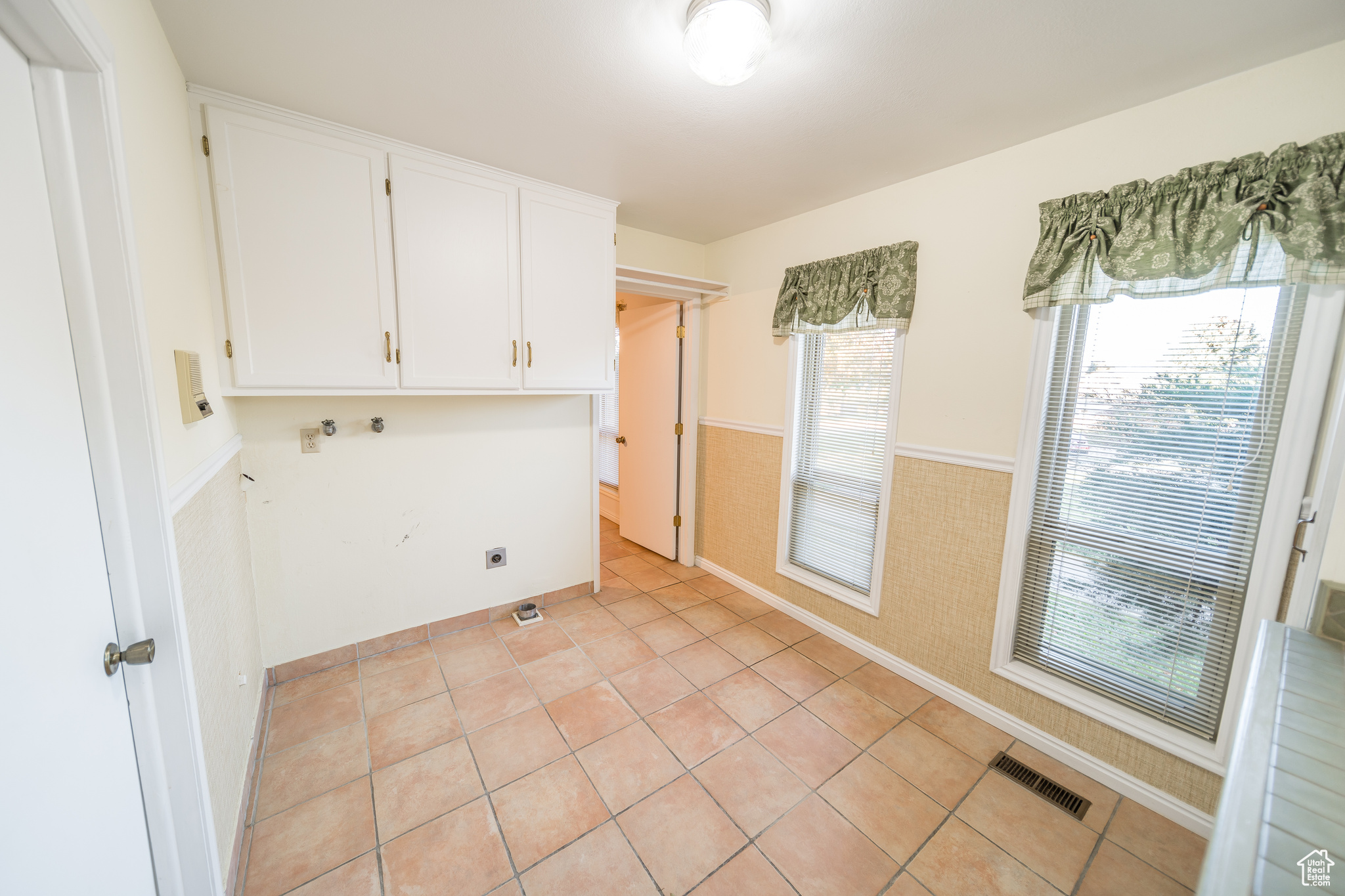 HILLCREST - Residential