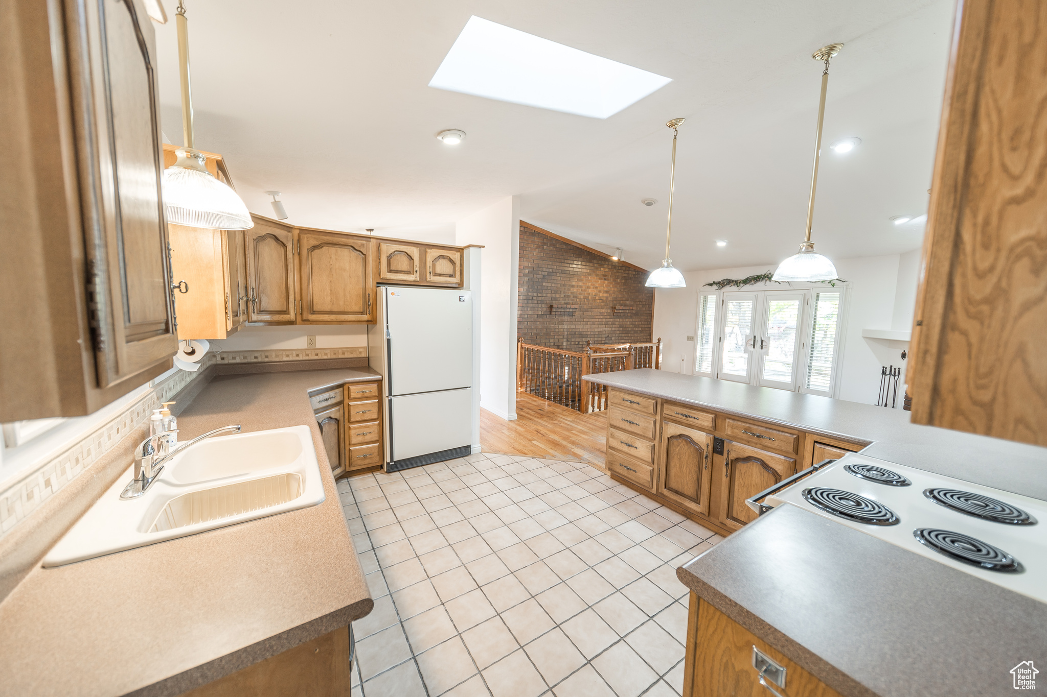 HILLCREST - Residential