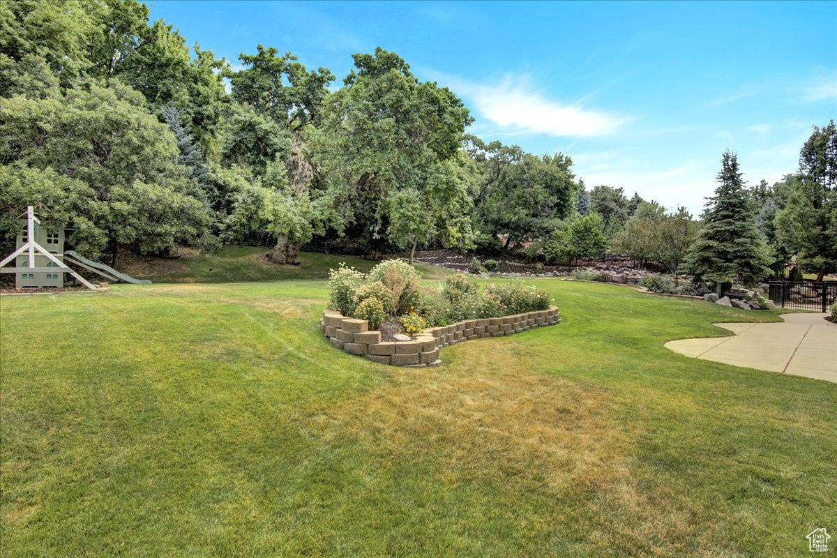 HIDDEN SHADOW ESTATES - Residential