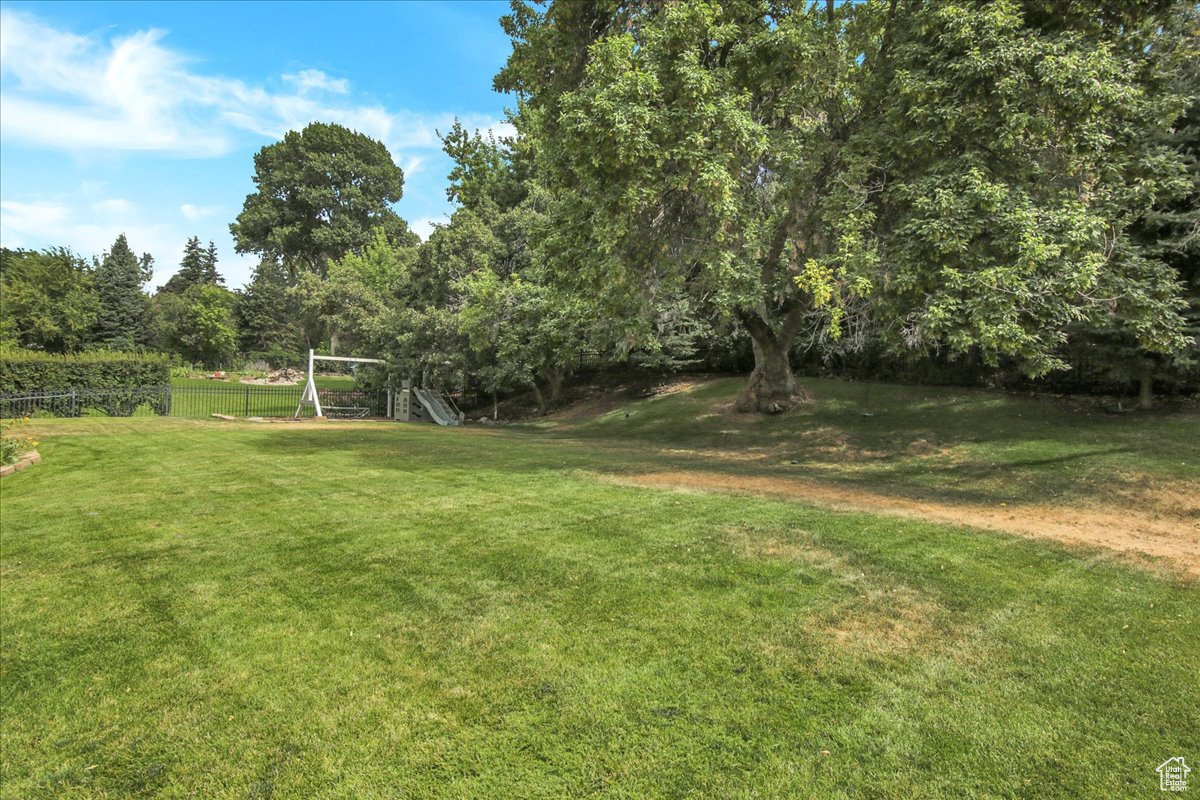 HIDDEN SHADOW ESTATES - Residential