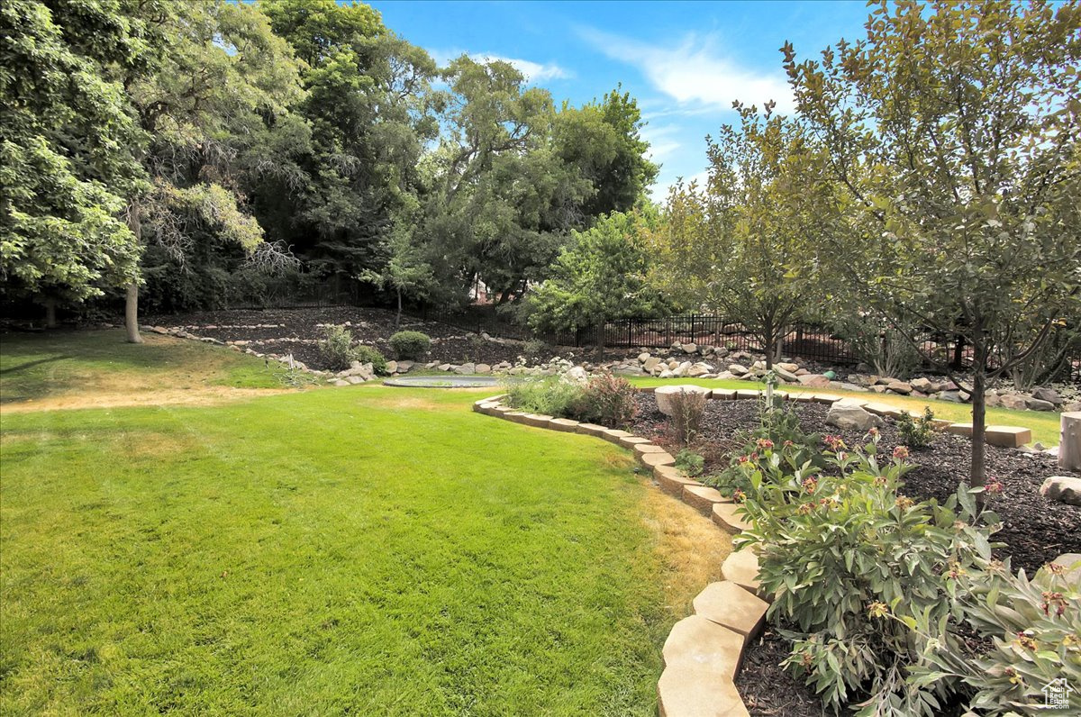 HIDDEN SHADOW ESTATES - Residential