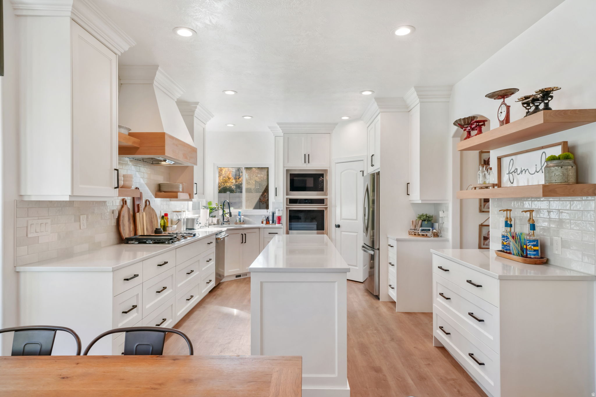 THE BENCHES - Residential