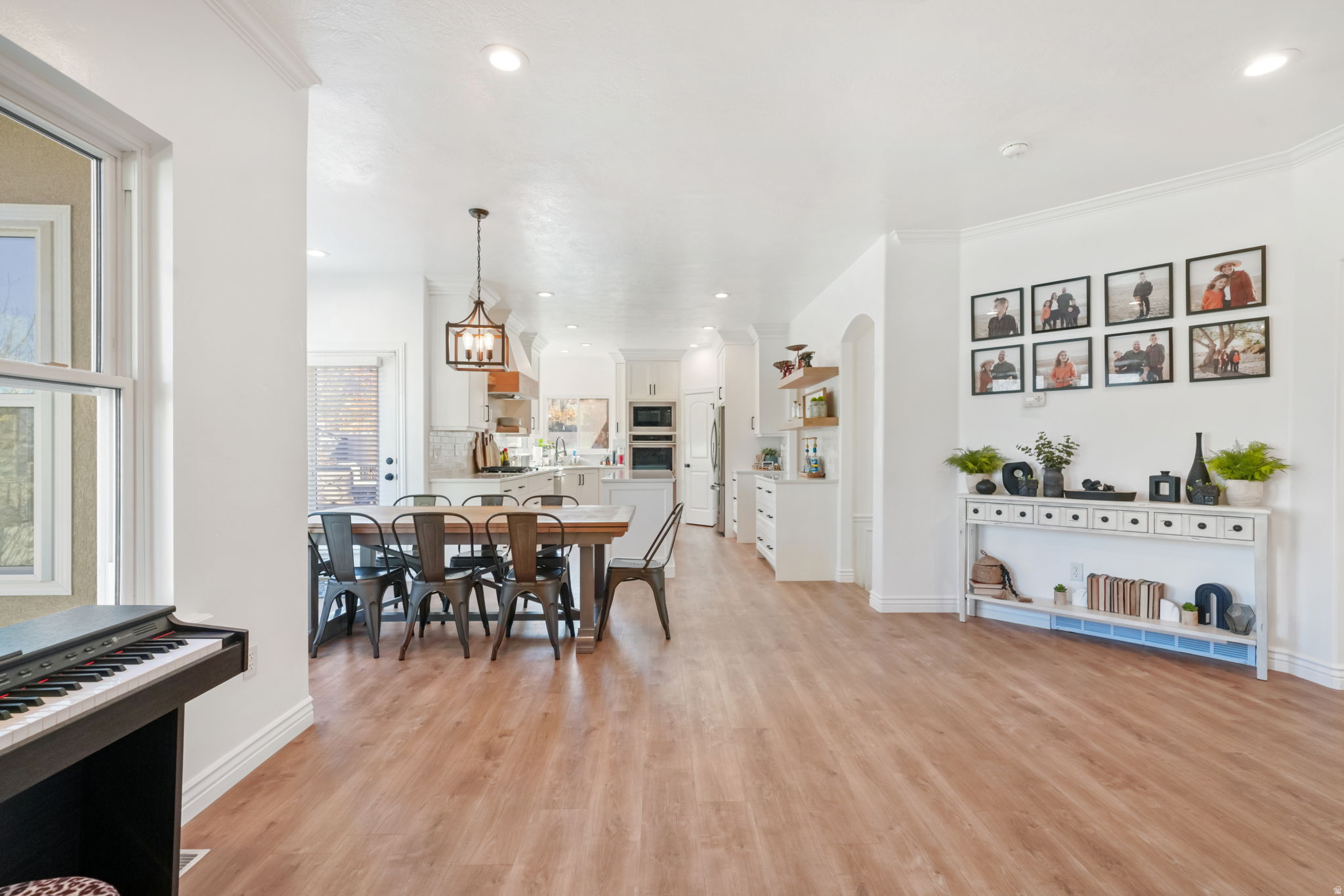 THE BENCHES - Residential