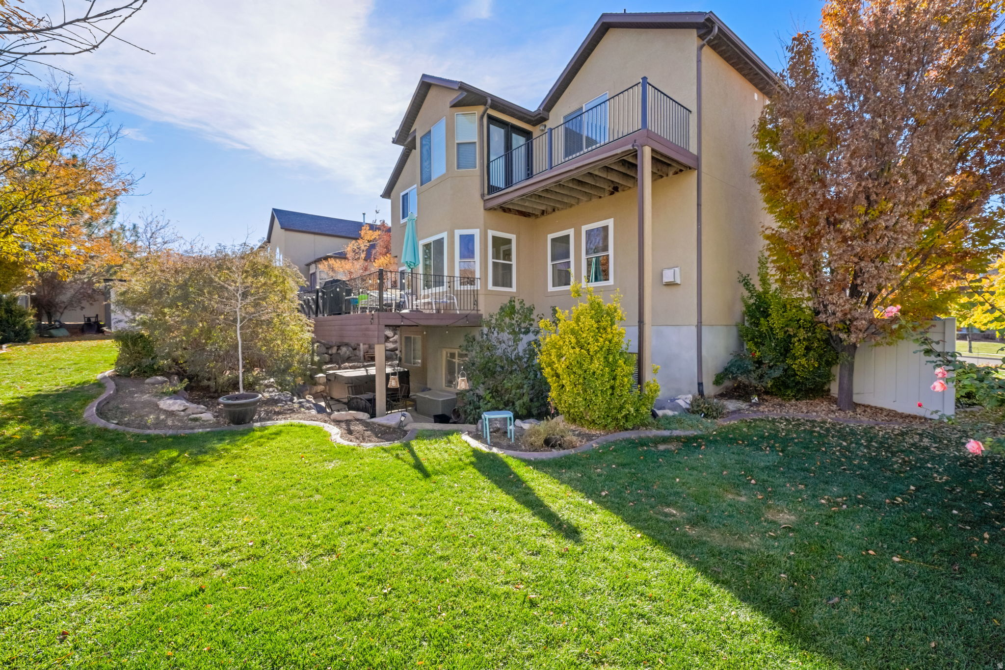 THE BENCHES - Residential