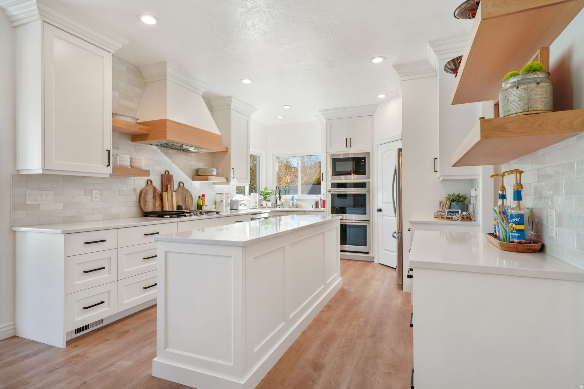 THE BENCHES - Residential