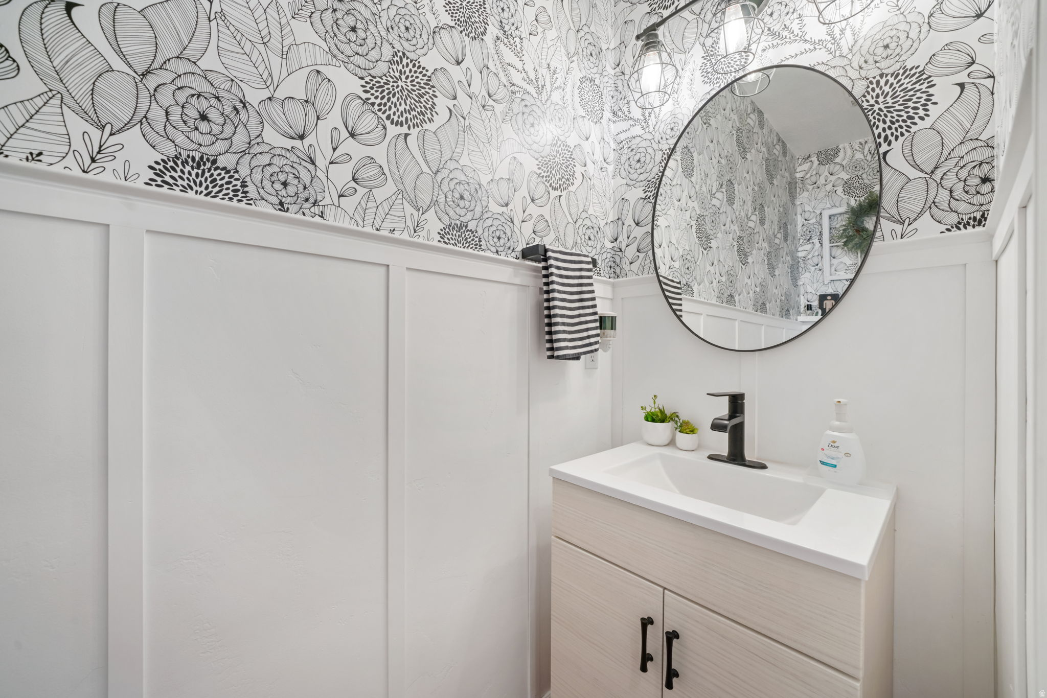 THE BENCHES - Residential