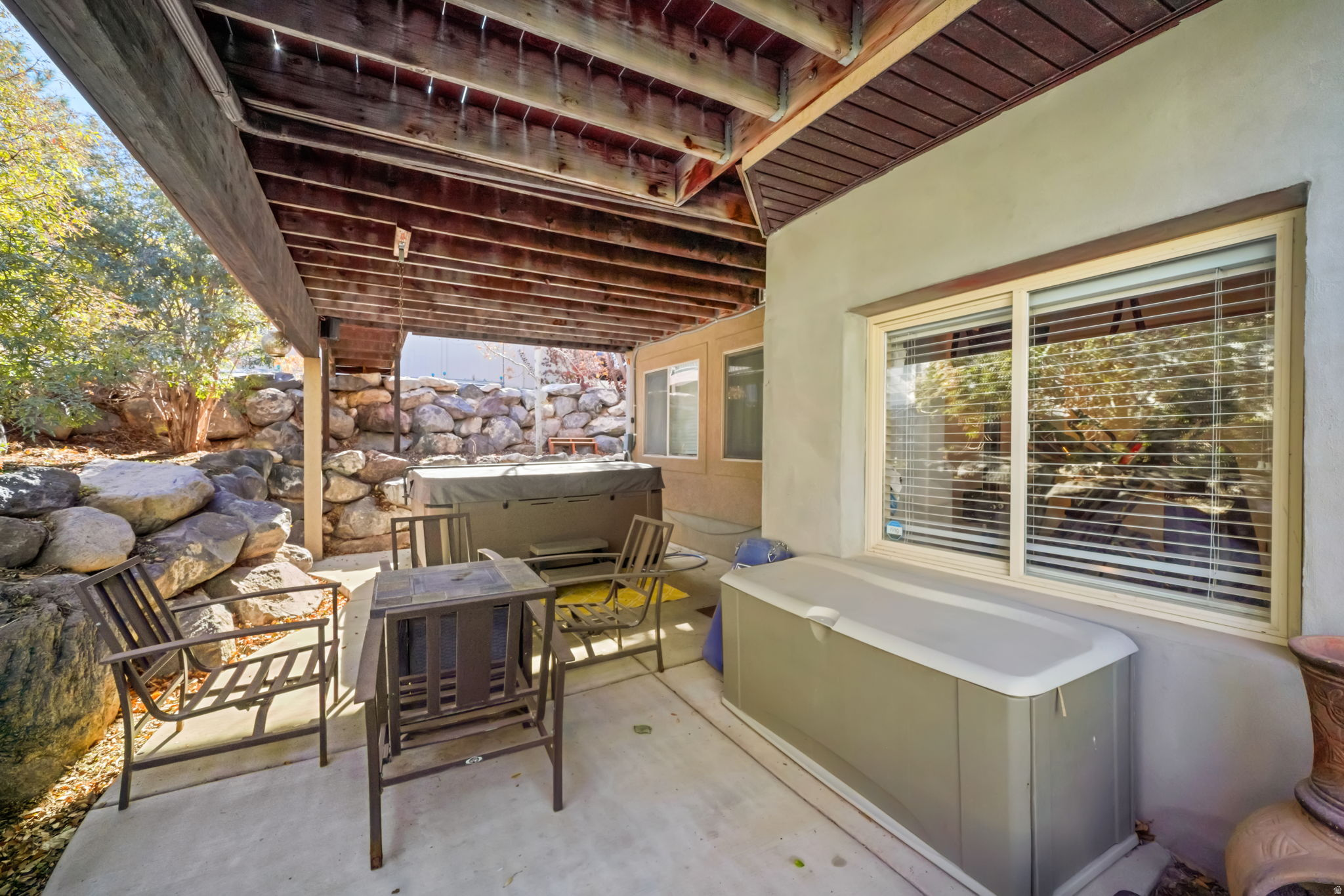 THE BENCHES - Residential