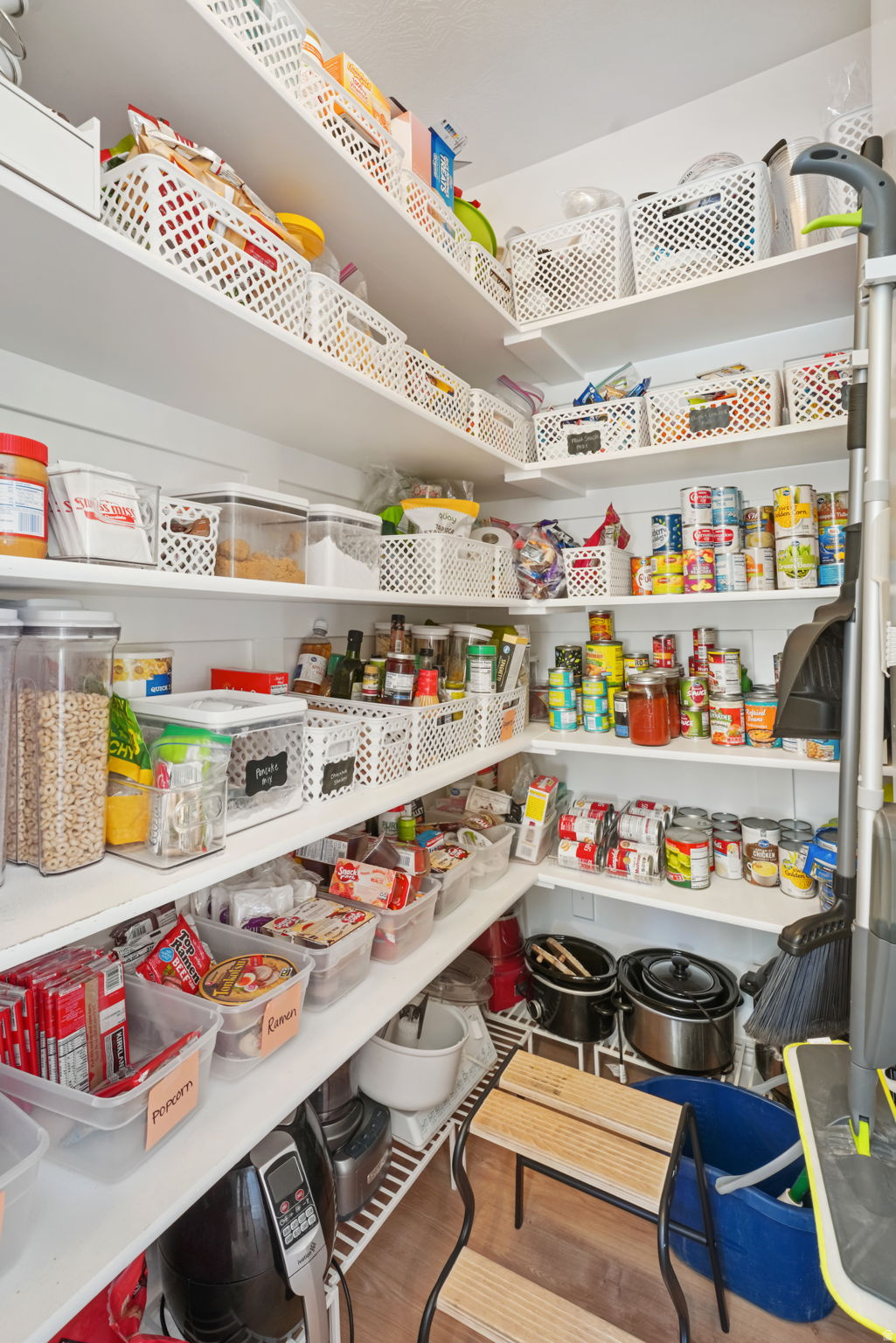 THE BENCHES - Residential