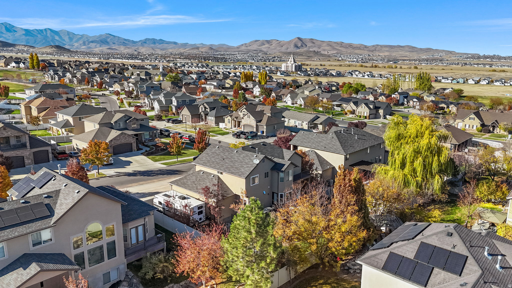 THE BENCHES - Residential