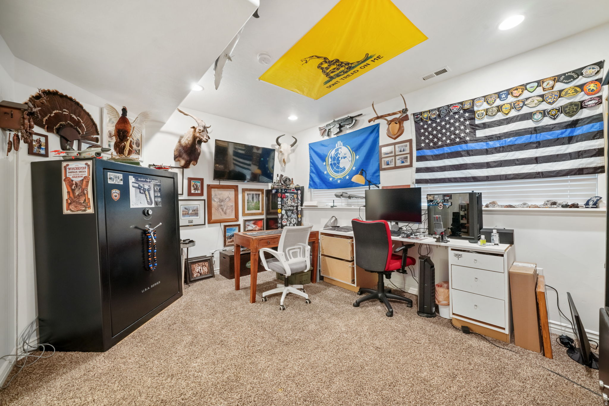 THE BENCHES - Residential