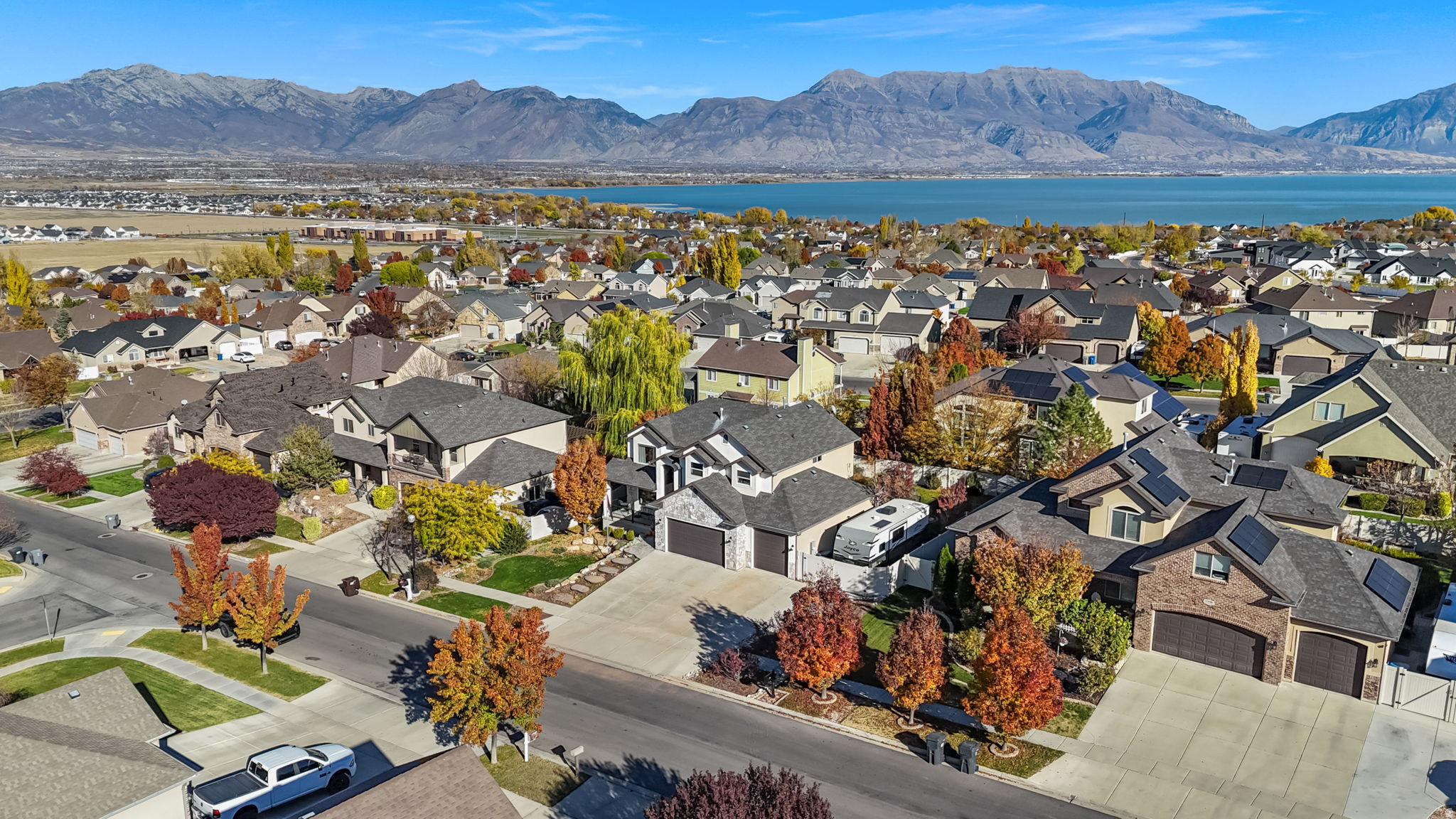 THE BENCHES - Residential