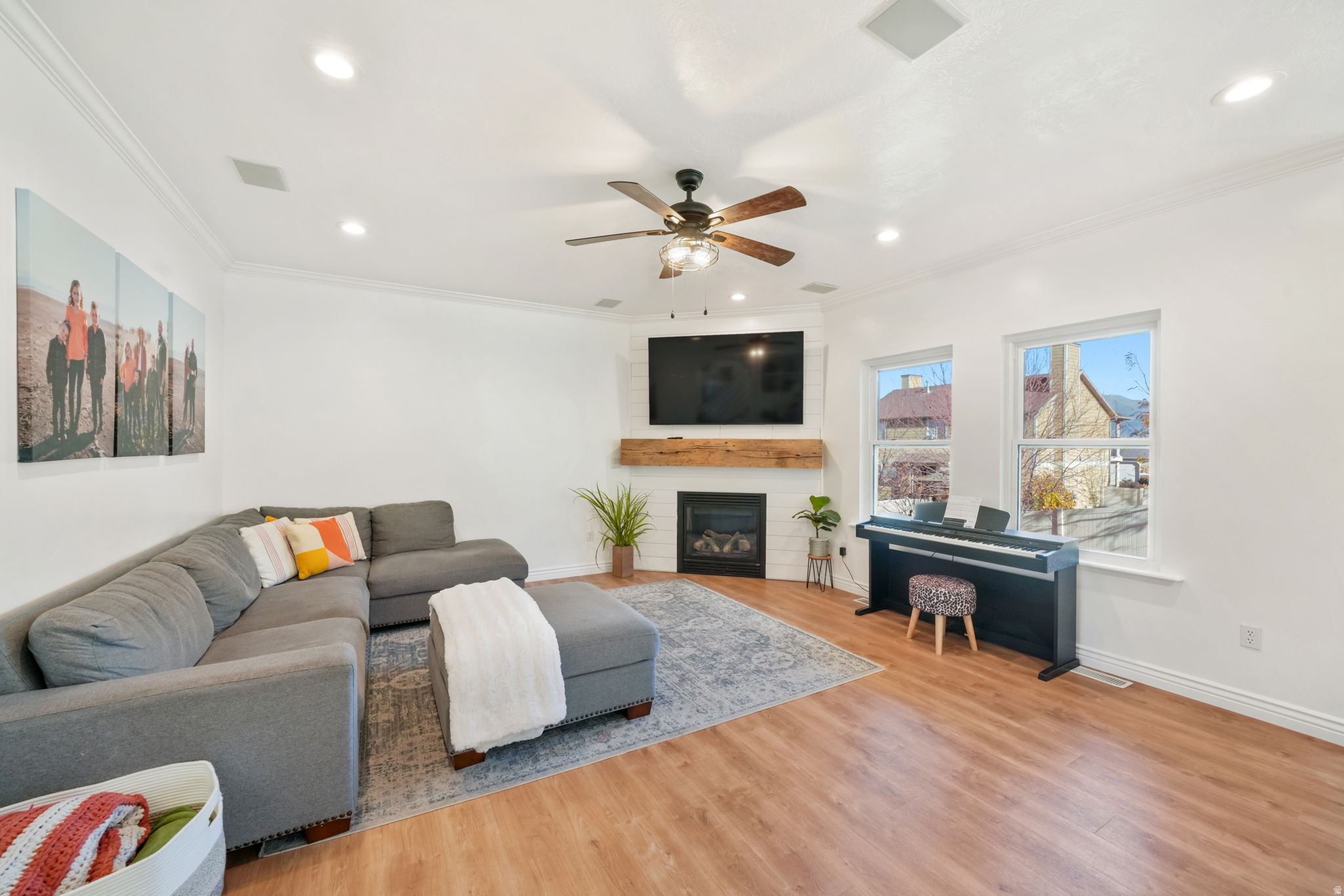 THE BENCHES - Residential