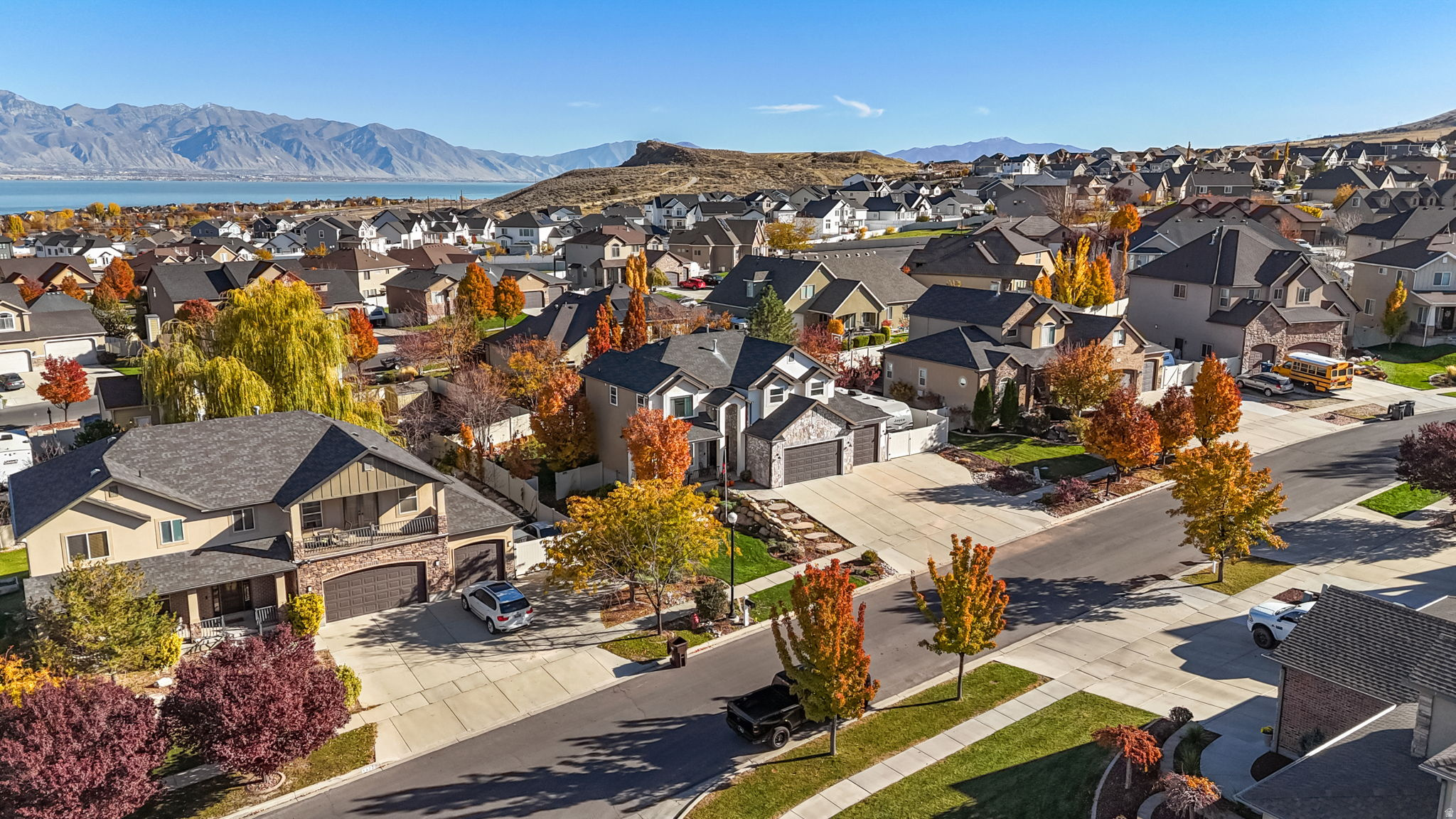 THE BENCHES - Residential