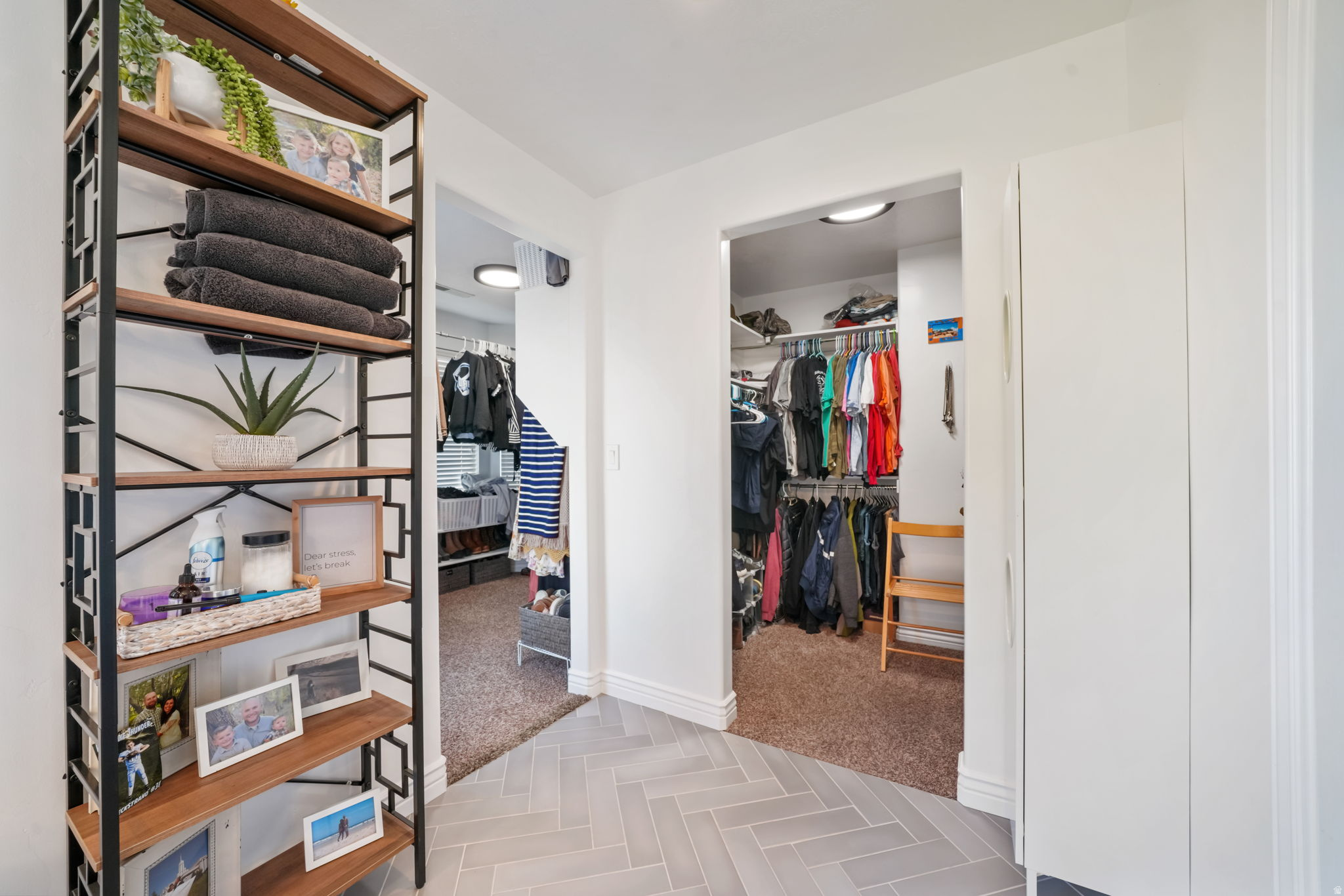 THE BENCHES - Residential