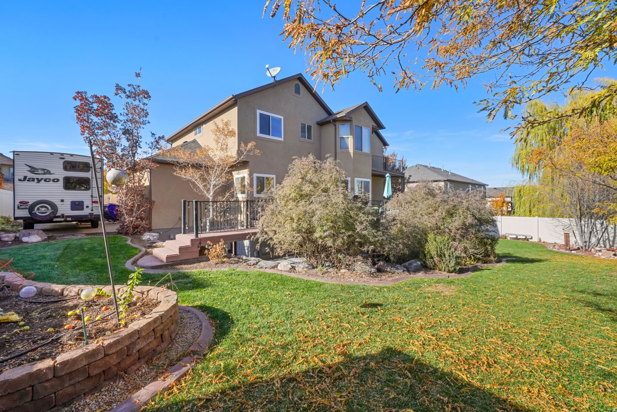 THE BENCHES - Residential