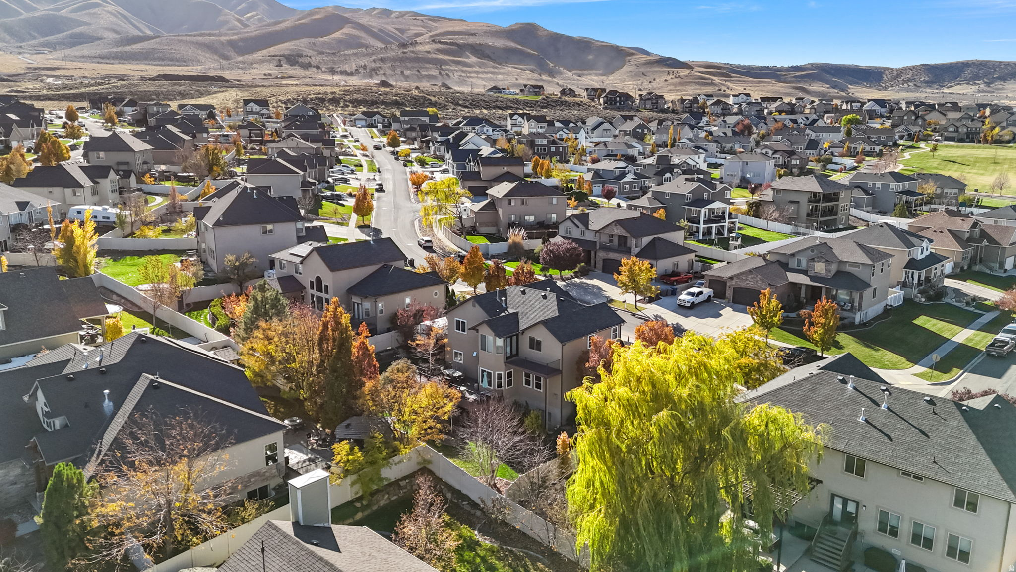 THE BENCHES - Residential