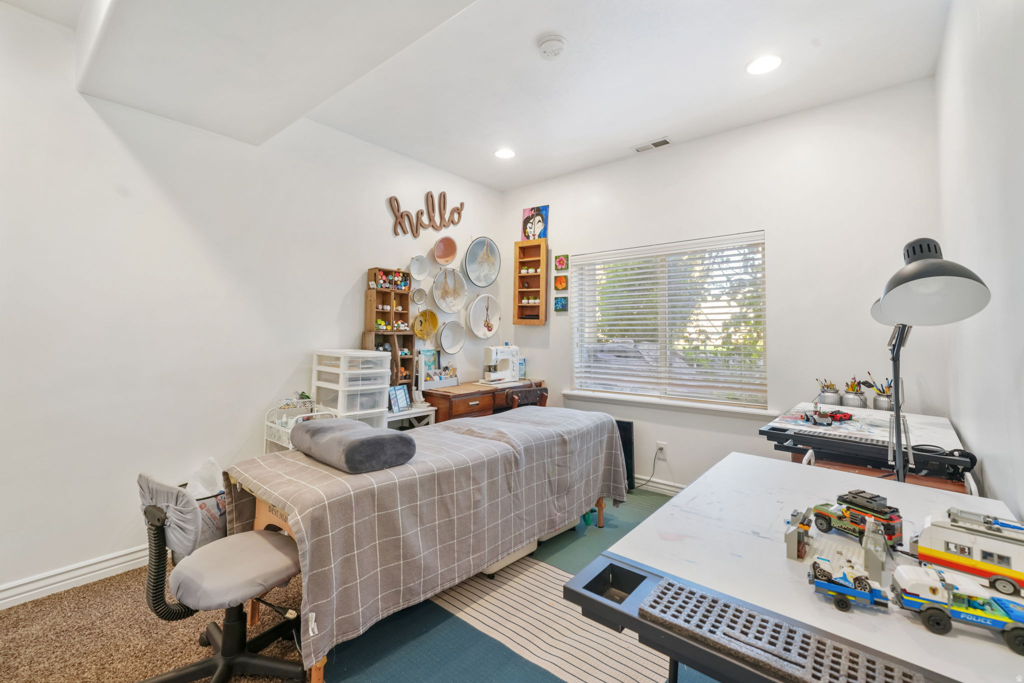 THE BENCHES - Residential