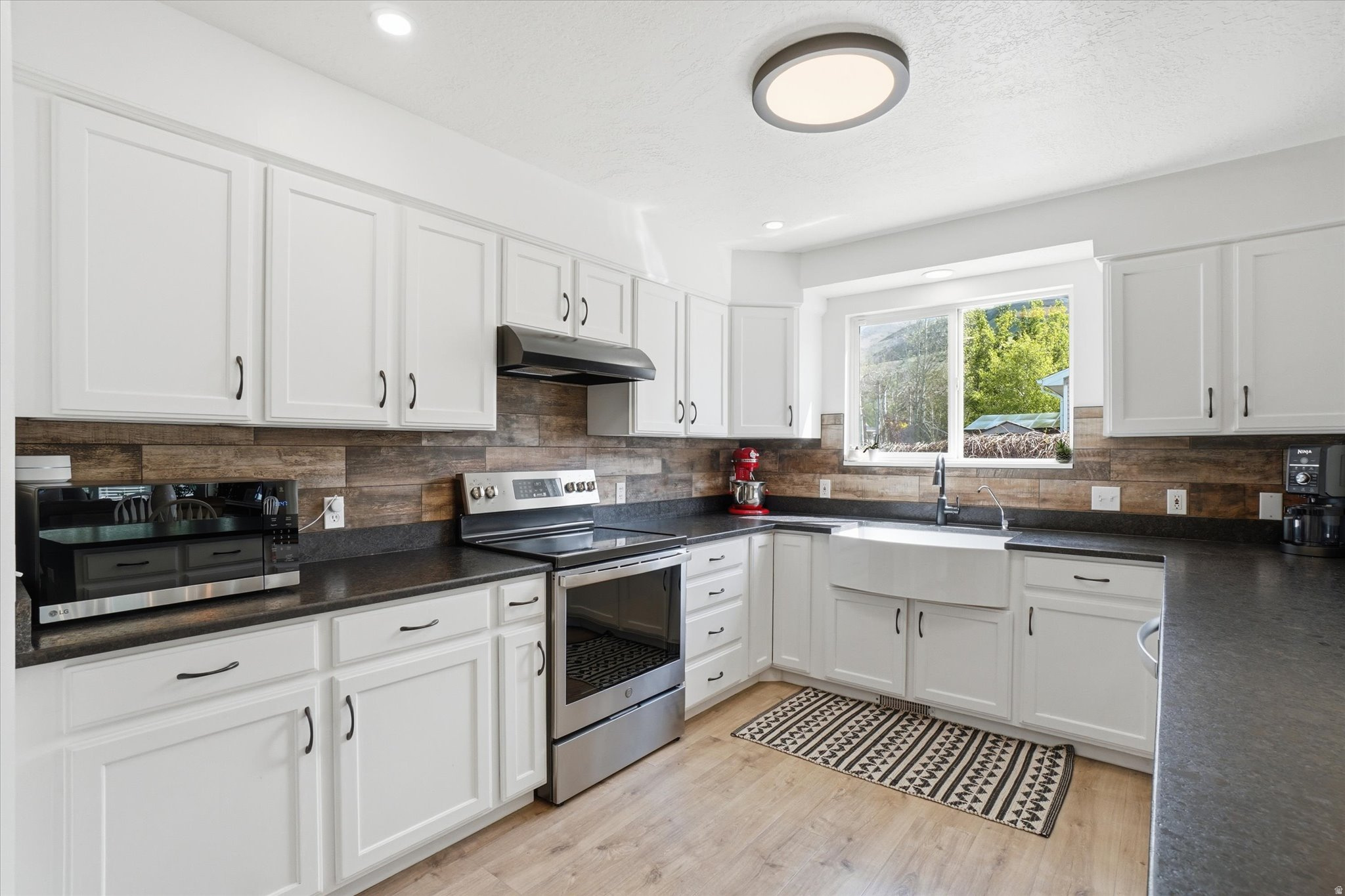 THREE MILE CREEK - Residential