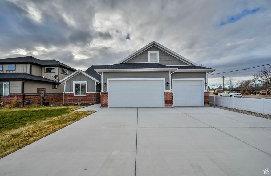 Beautiful 4Bed/3 Bath home just north of Hill Airforce Base. Close to shopping, dining, recreation and more.  Only 5 minutes to I-15. Perfect single level living home with a nice yard to play and entertain. The upstairs suite can be used as an office, den, playroom or guest suite. You don't want to miss this opportunity.   Square footage figures are provided as a courtesy estimate only and were obtained from County Records.  Buyer is advised to obtain an independent measurement.