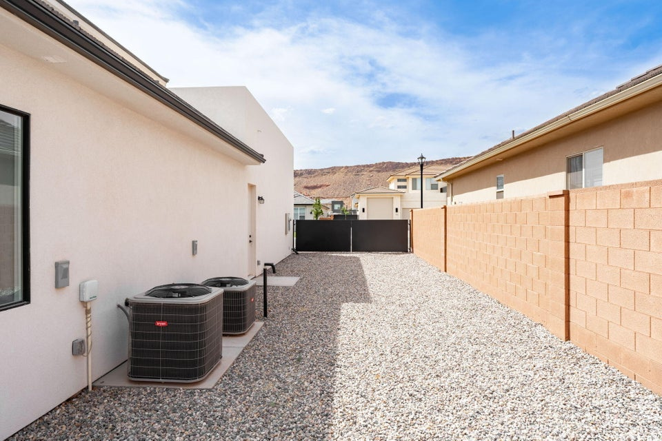 RIVERBEND AT SUNRISE VALLEY 3 AMD - Residential