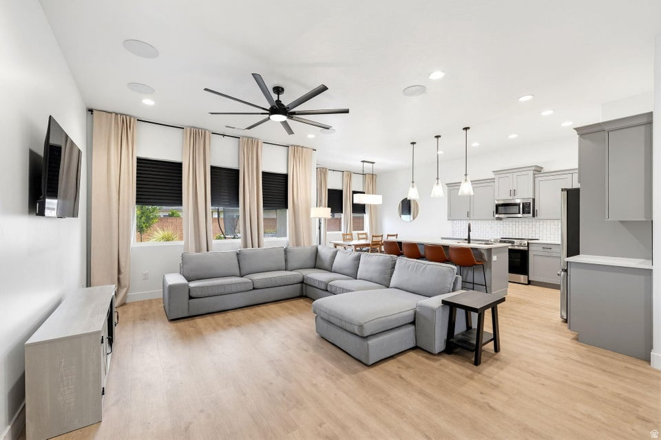 RIVERBEND AT SUNRISE VALLEY 3 AMD - Residential