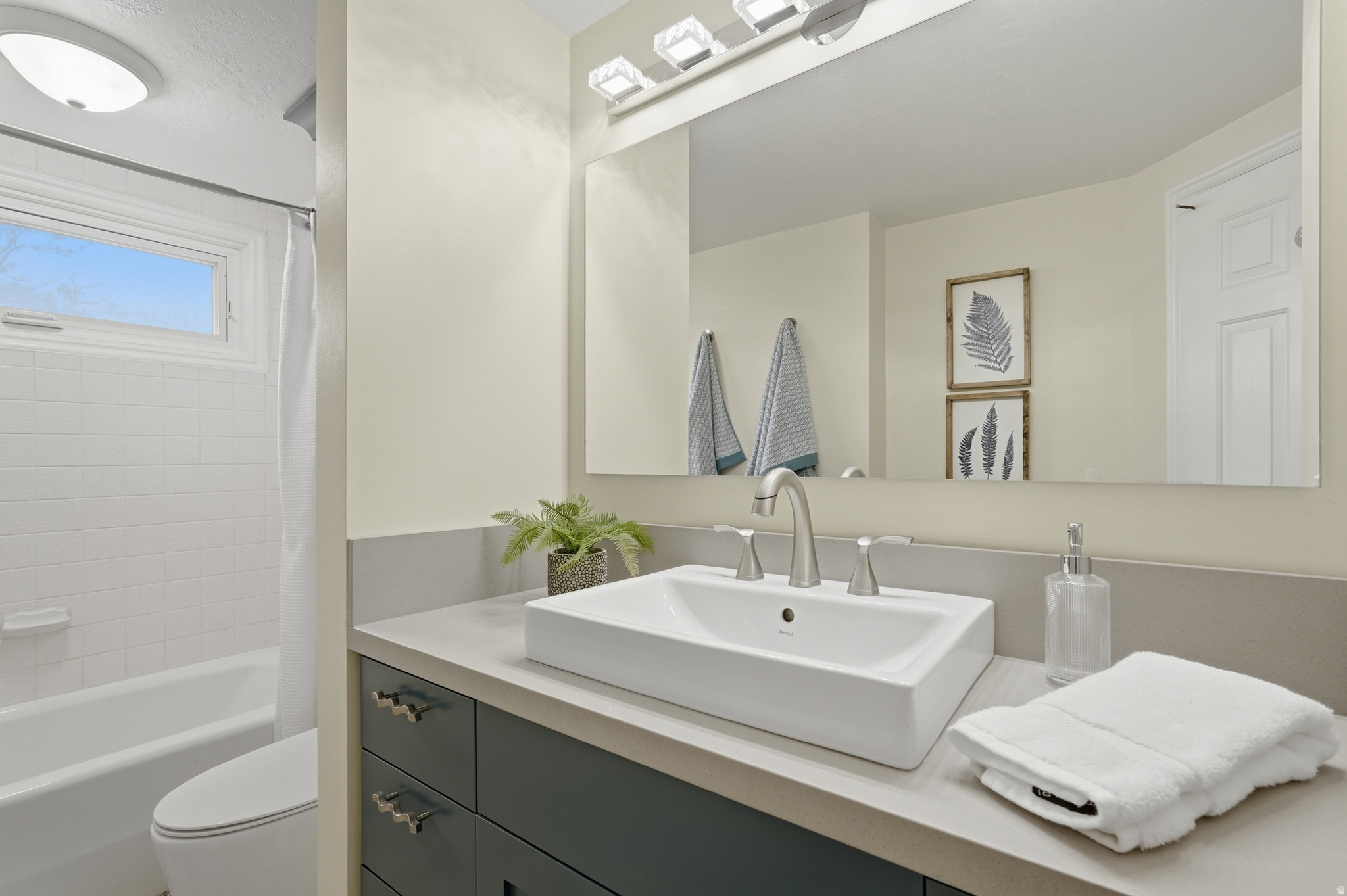 NEW ENGLAND CONDM - Residential