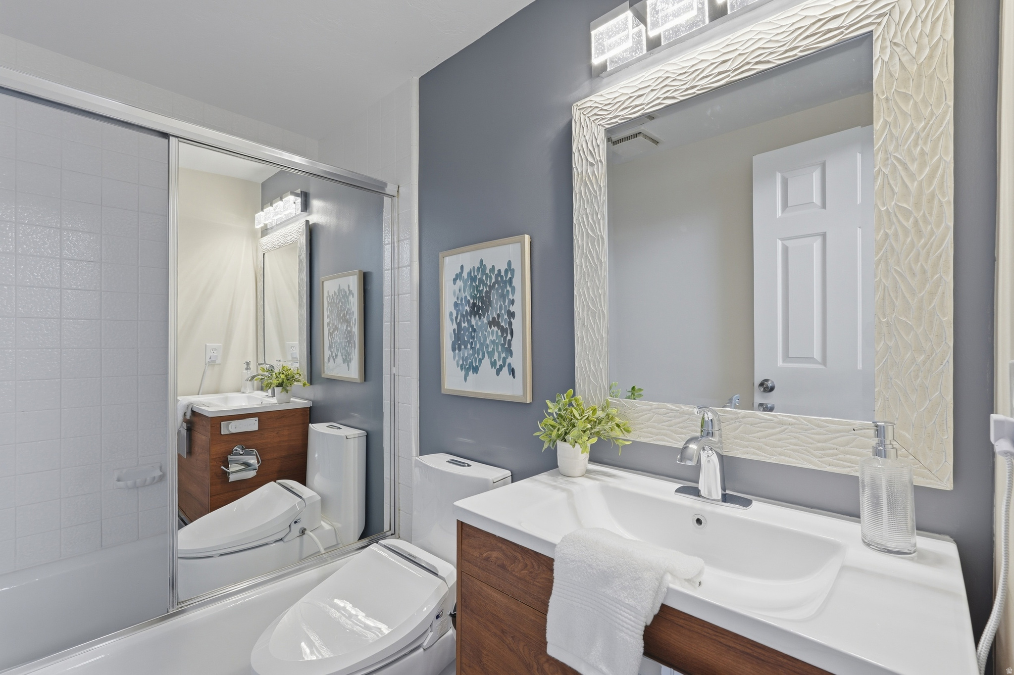 NEW ENGLAND CONDM - Residential