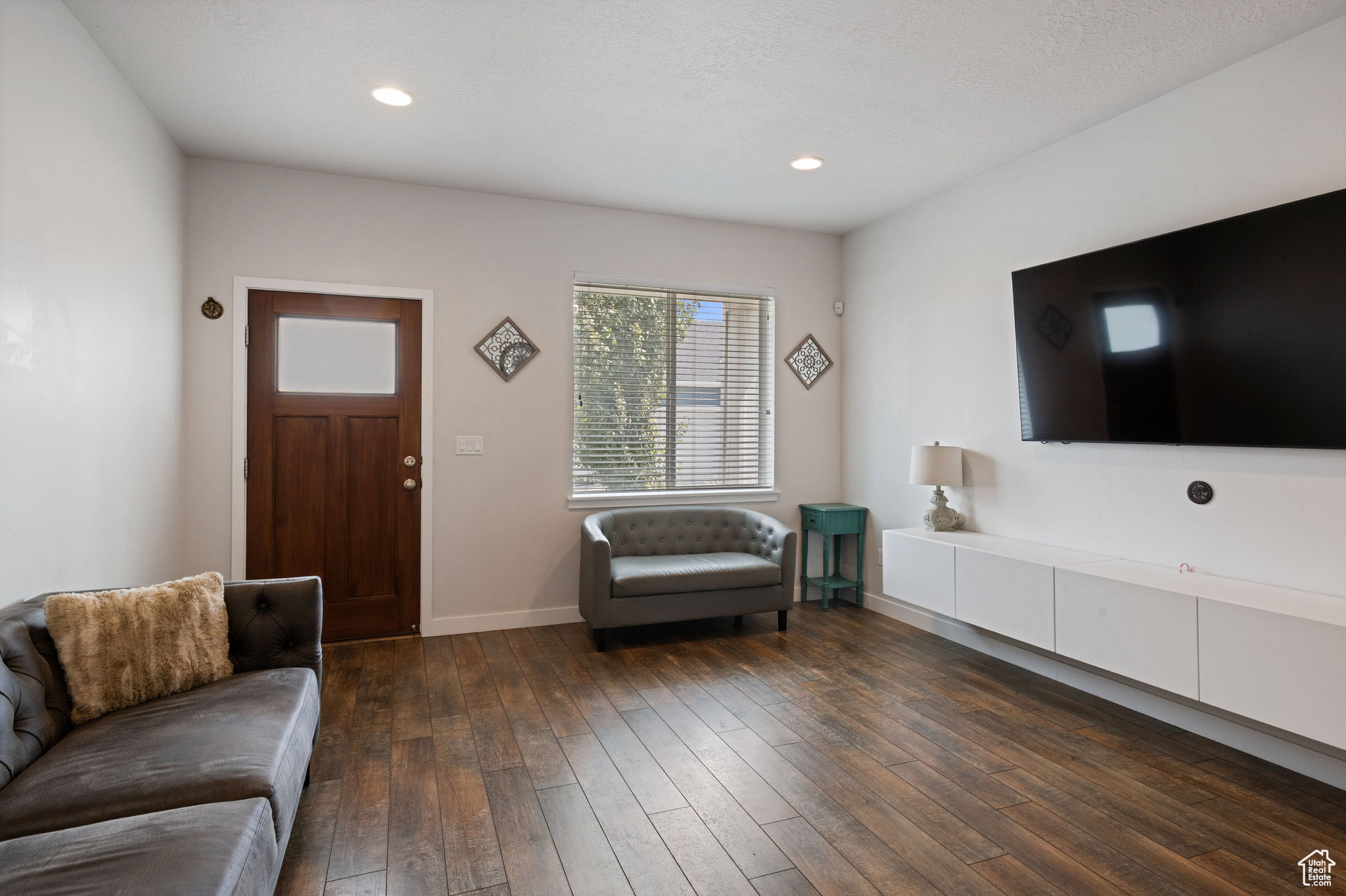 EAST RIVERWALK - Residential