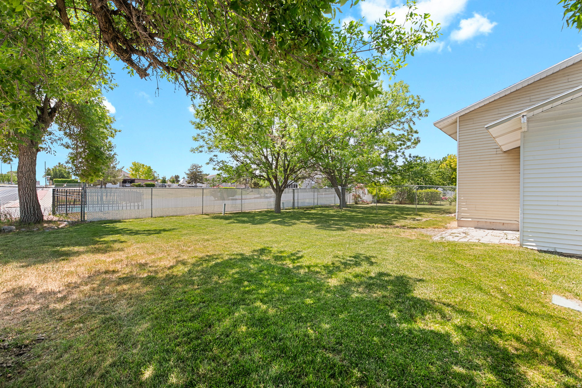 BONNIEBROOK ESTATES - Residential Income
