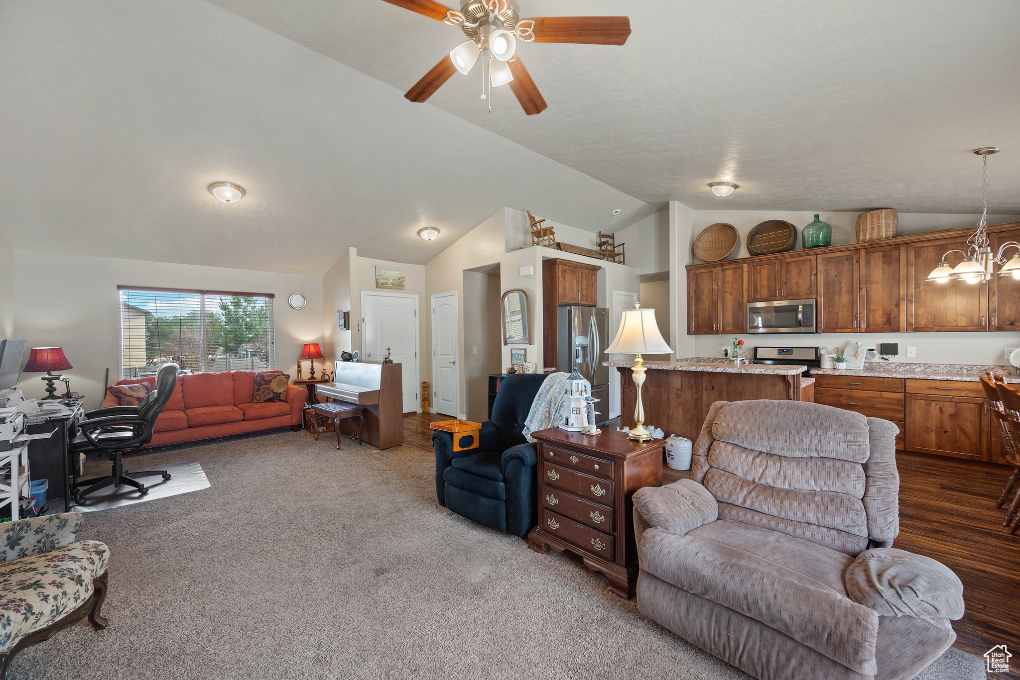 879 SUNDOWN LN