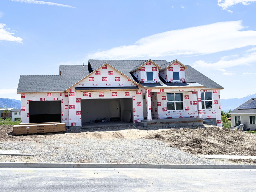 Photo of 936 E 410 N #183, Hyde Park, UT 84318 (MLS # 2156795)