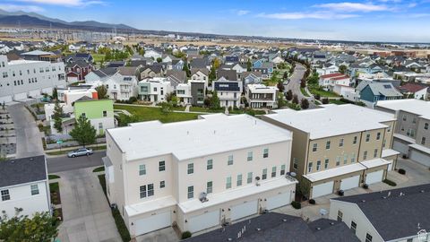 Tiny photo for 5371 W BOWSTRING WAY, South Jordan, UT 84009 (MLS # 2113337)