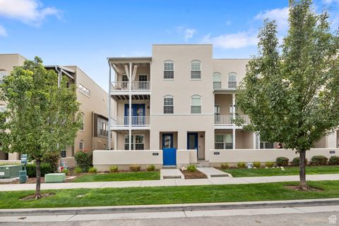 Photo of 5371 W BOWSTRING WAY, South Jordan, UT 84009 (MLS # 2113337)